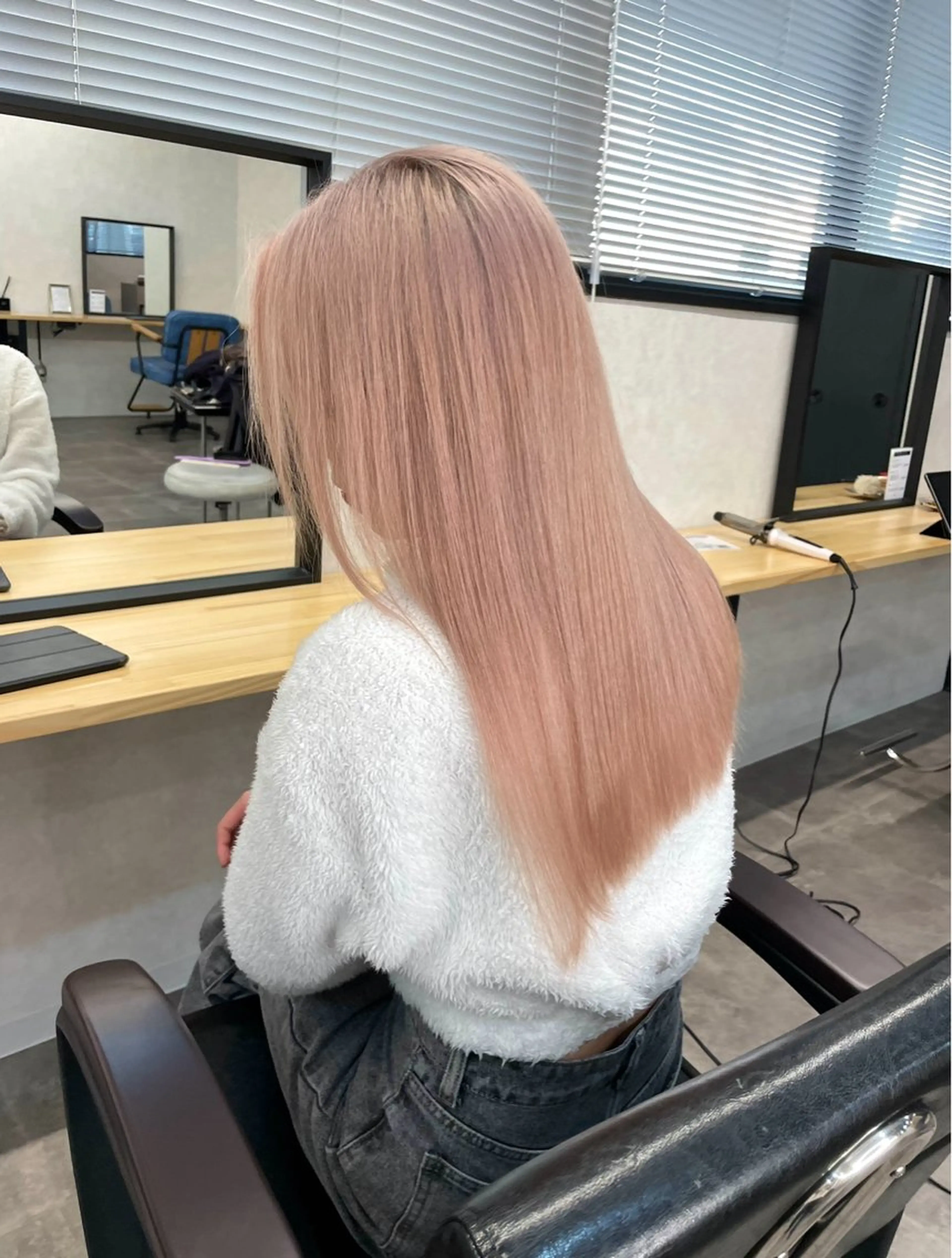 ロング ハイトーン特化/ モエ🍑のヘアスタイル