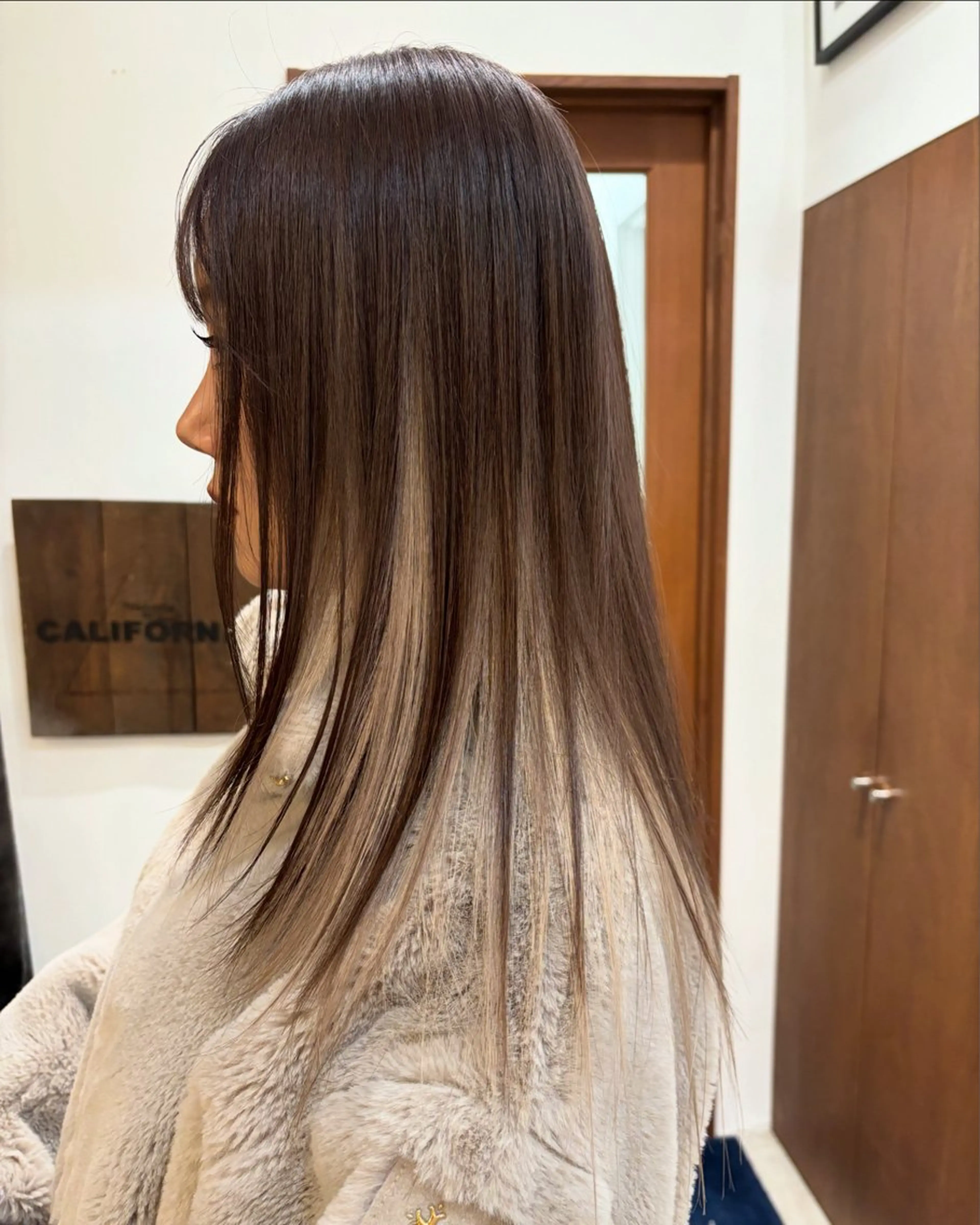 ロング 牧田 彩香のヘアスタイル