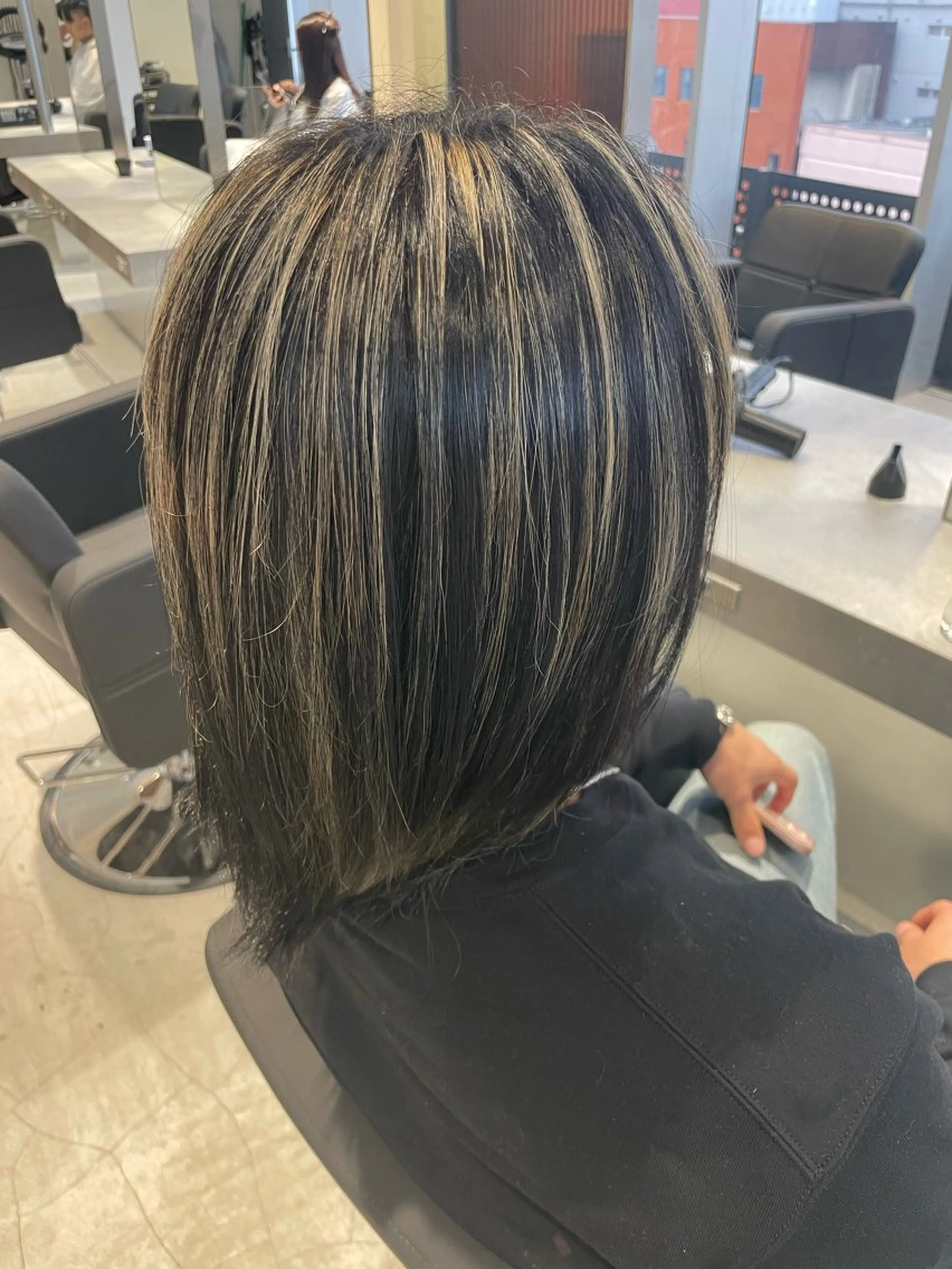 ミディアム EIGHT／栄／ 諏訪　晃平のヘアスタイル