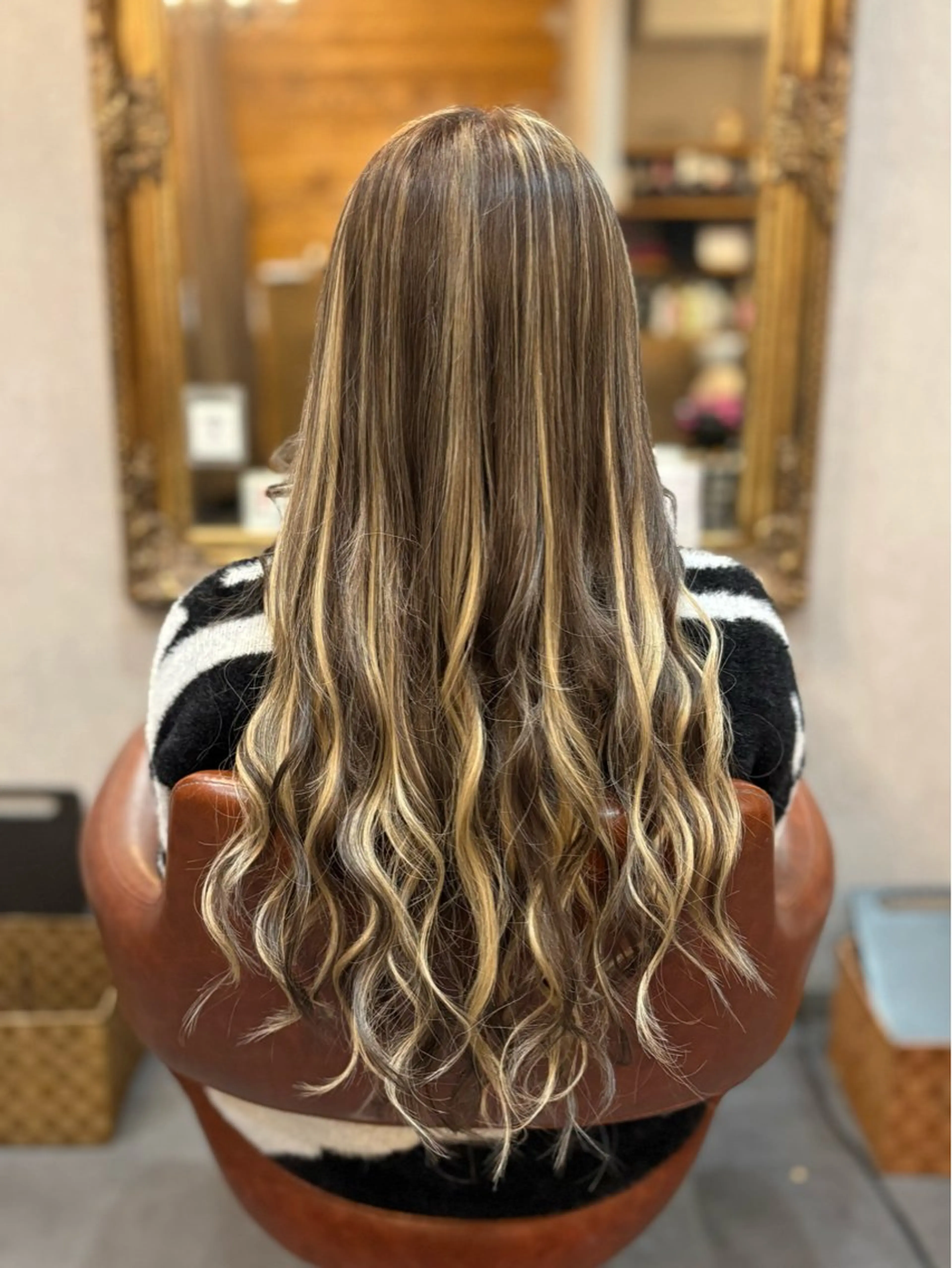 ロング カラー ハイライトカラー ハイライト ヘアカラー ナギサ 🐶のヘアスタイル