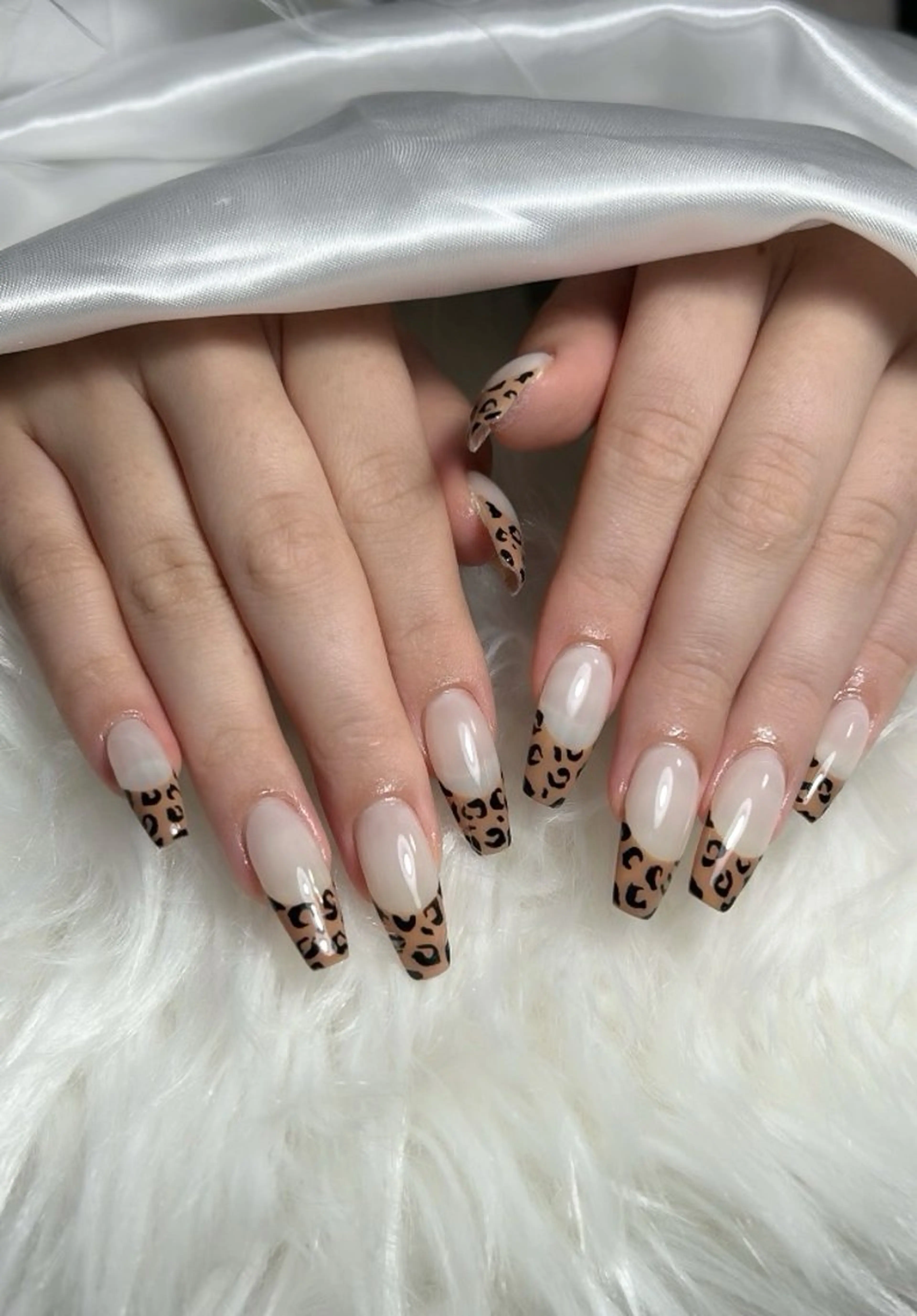 ネイル アートネイル オーロラネイル チークネイル 長さ出し フットネイル ハンドネイル Chan nailsのネイルデザイン