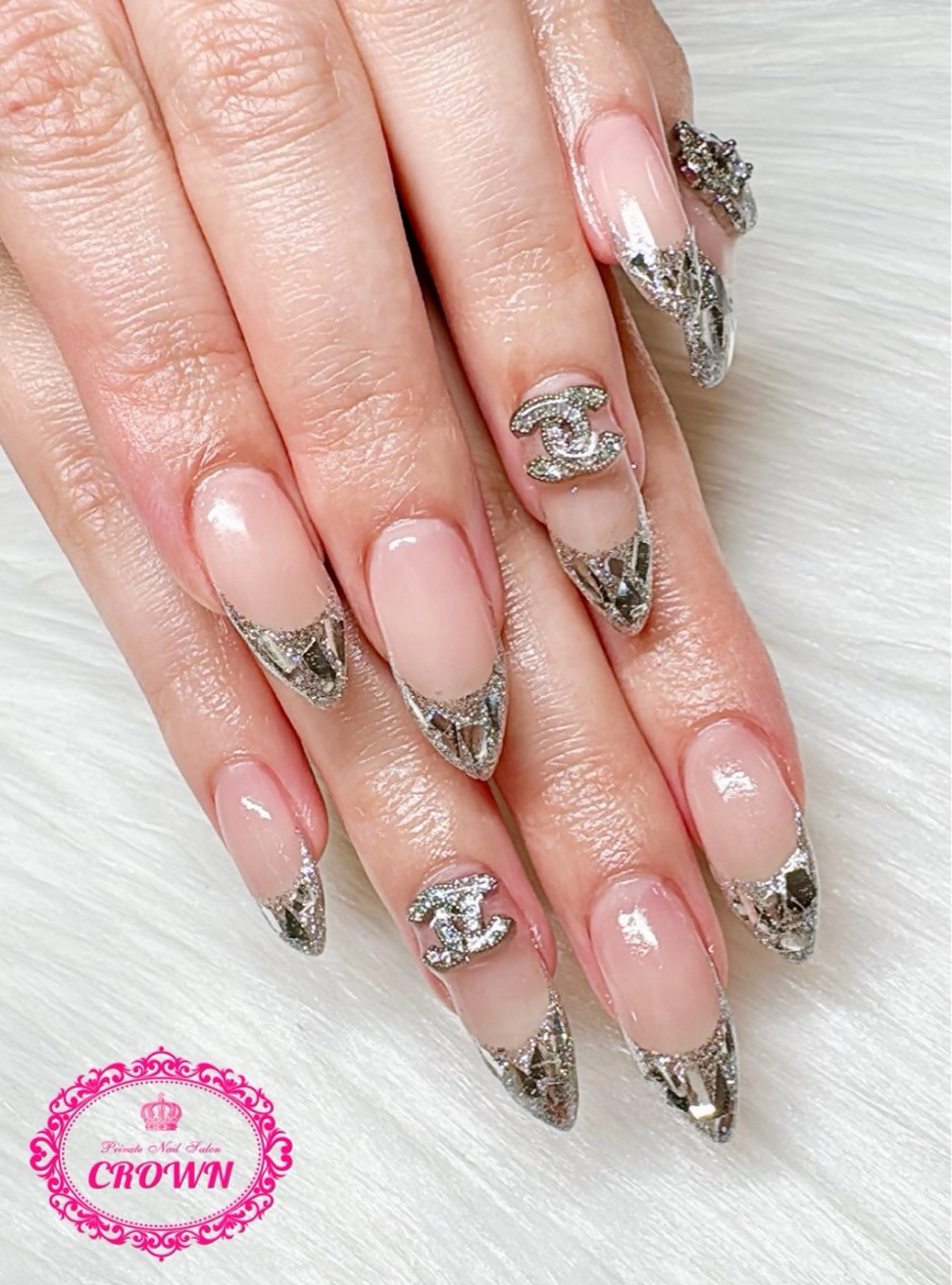 ネイル CROWN プライベートサロンのネイルデザイン