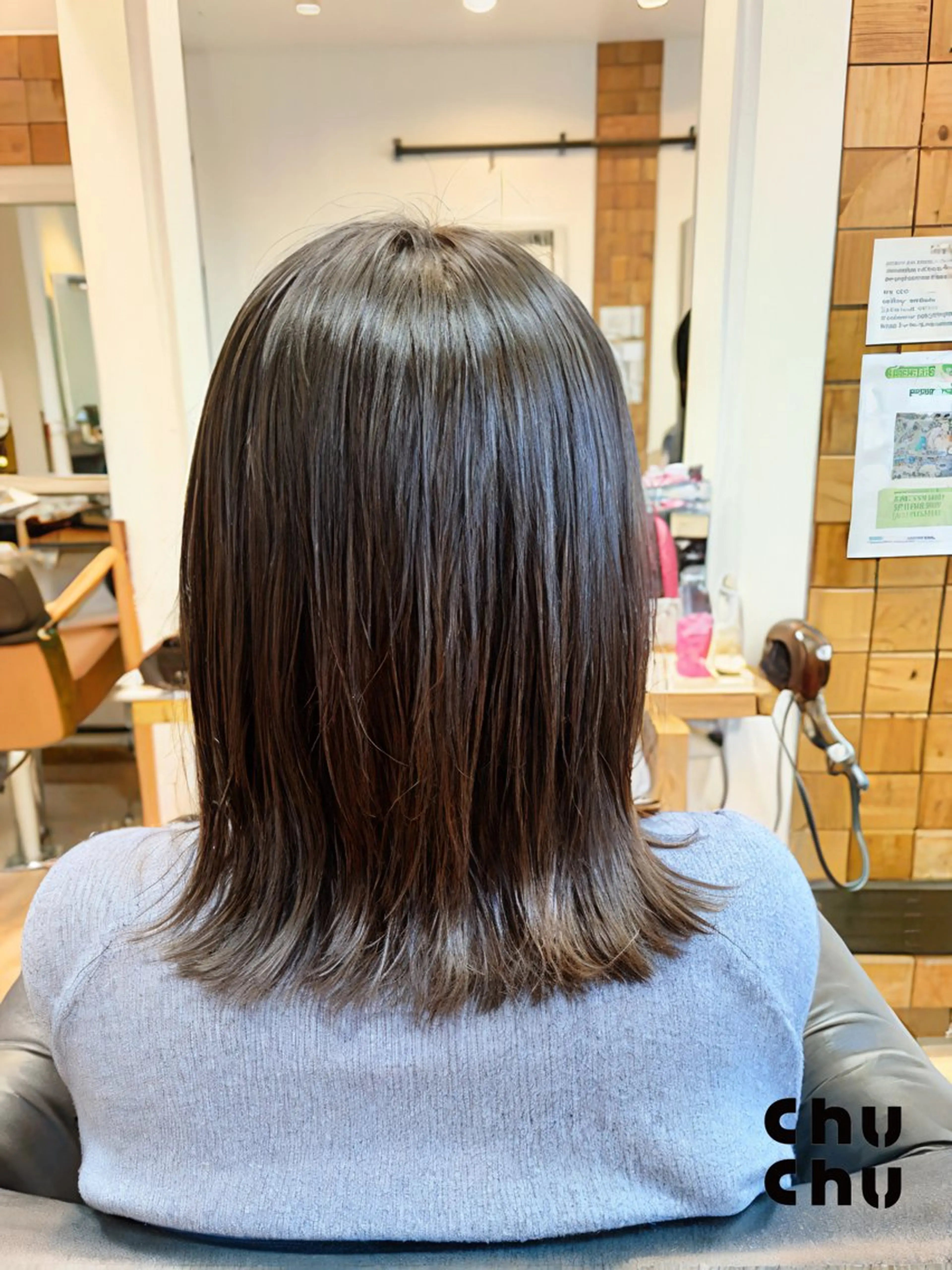 ミディアム カラー アッシュ イヤリングカラー イルミナカラー オリーブアッシュ ボブ カット ヘアカラー 秋山知穂🌸縮毛矯正 ショートお任せ🌸のヘアスタイル