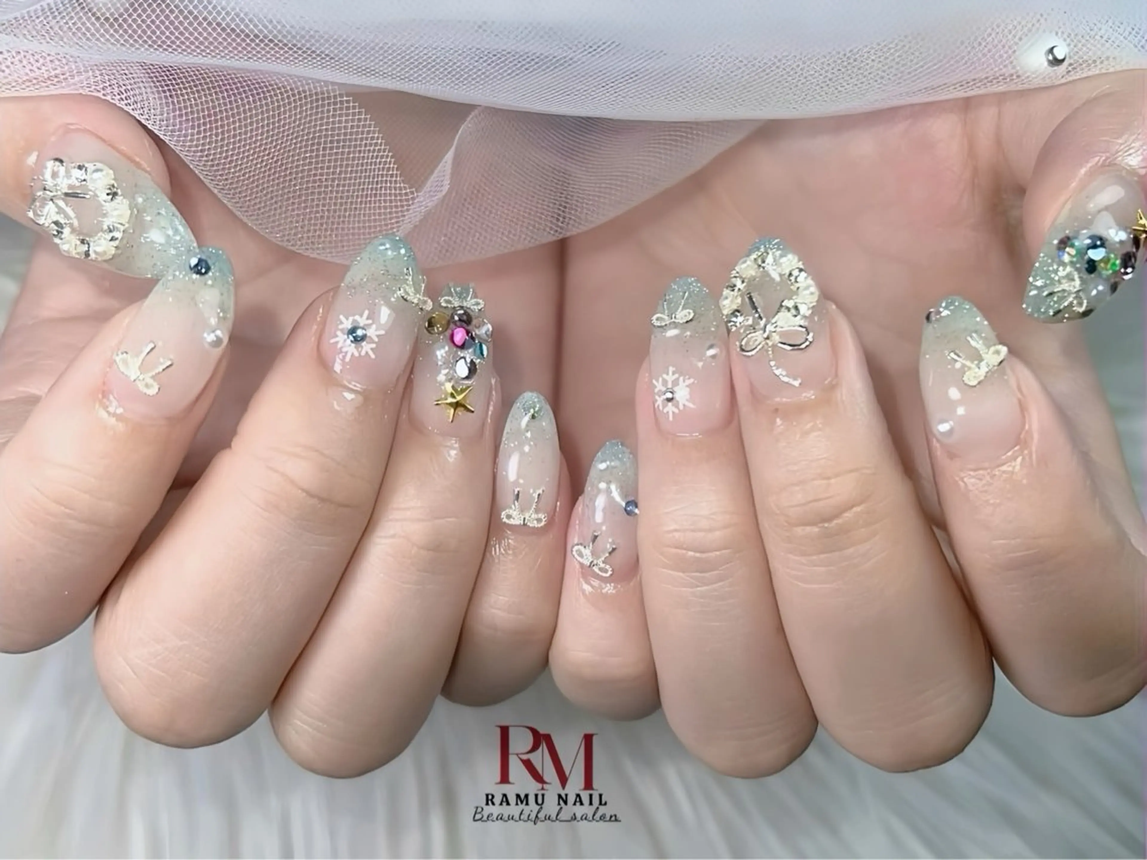 ネイル キラキラネイル マグネットネイル ミラーネイル ワンホンネイル 冬ネイル ハンドネイル RAMU Nail 恵比寿店のネイルデザイン