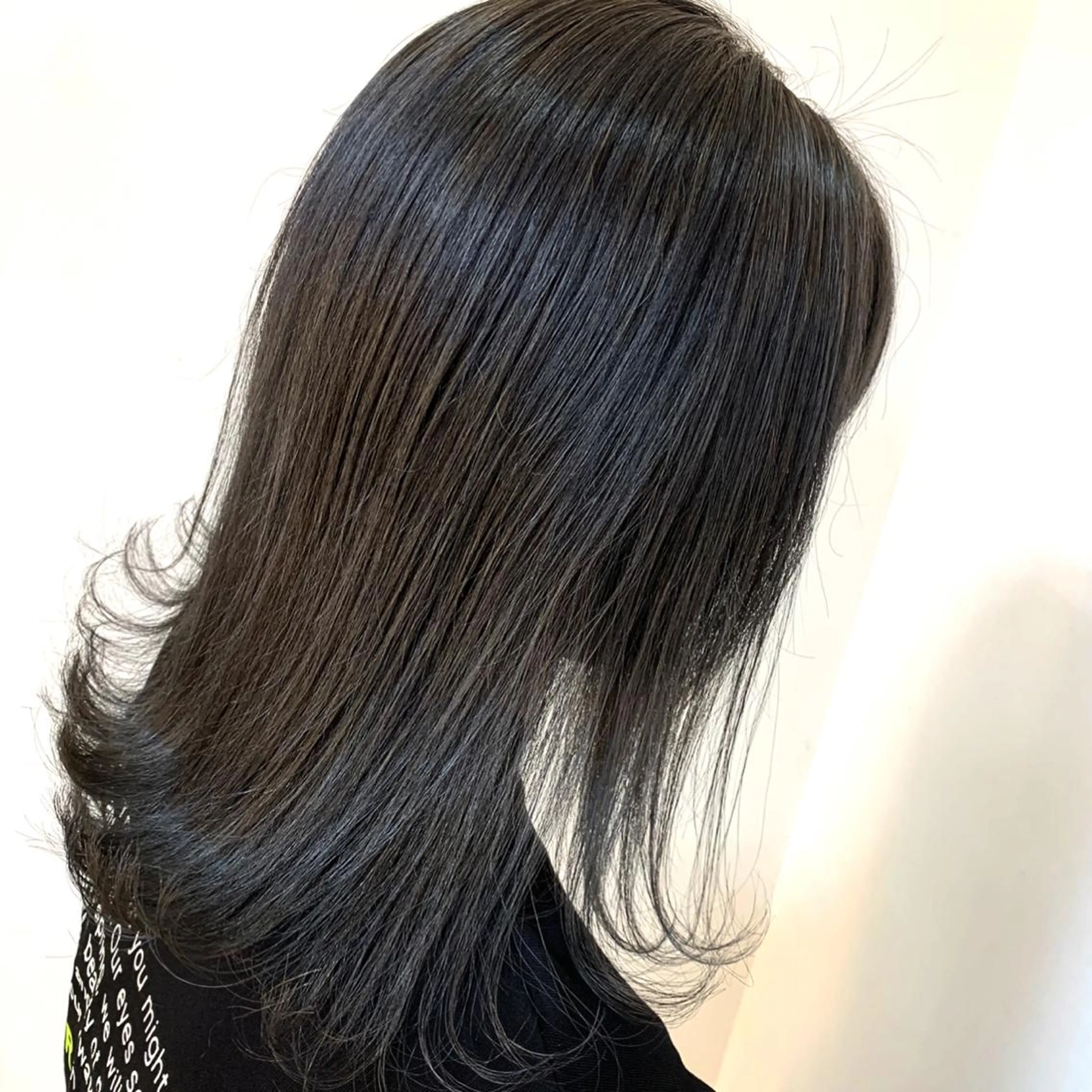 セミロング カラー 🫧ウルフカット/ 畑中結衣🫧のヘアスタイル