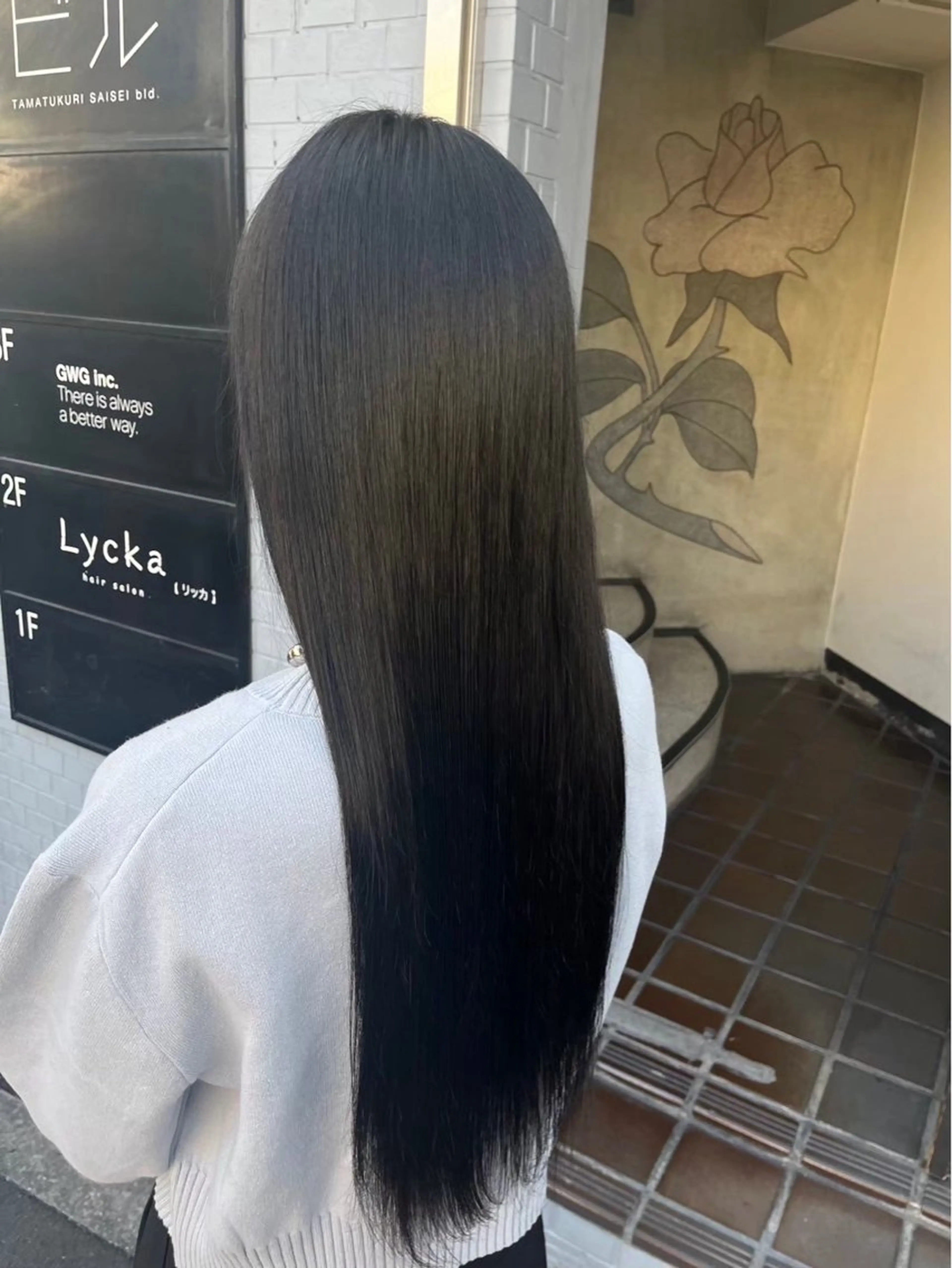 ロング ヘアカラー 柿本 ひなのヘアスタイル