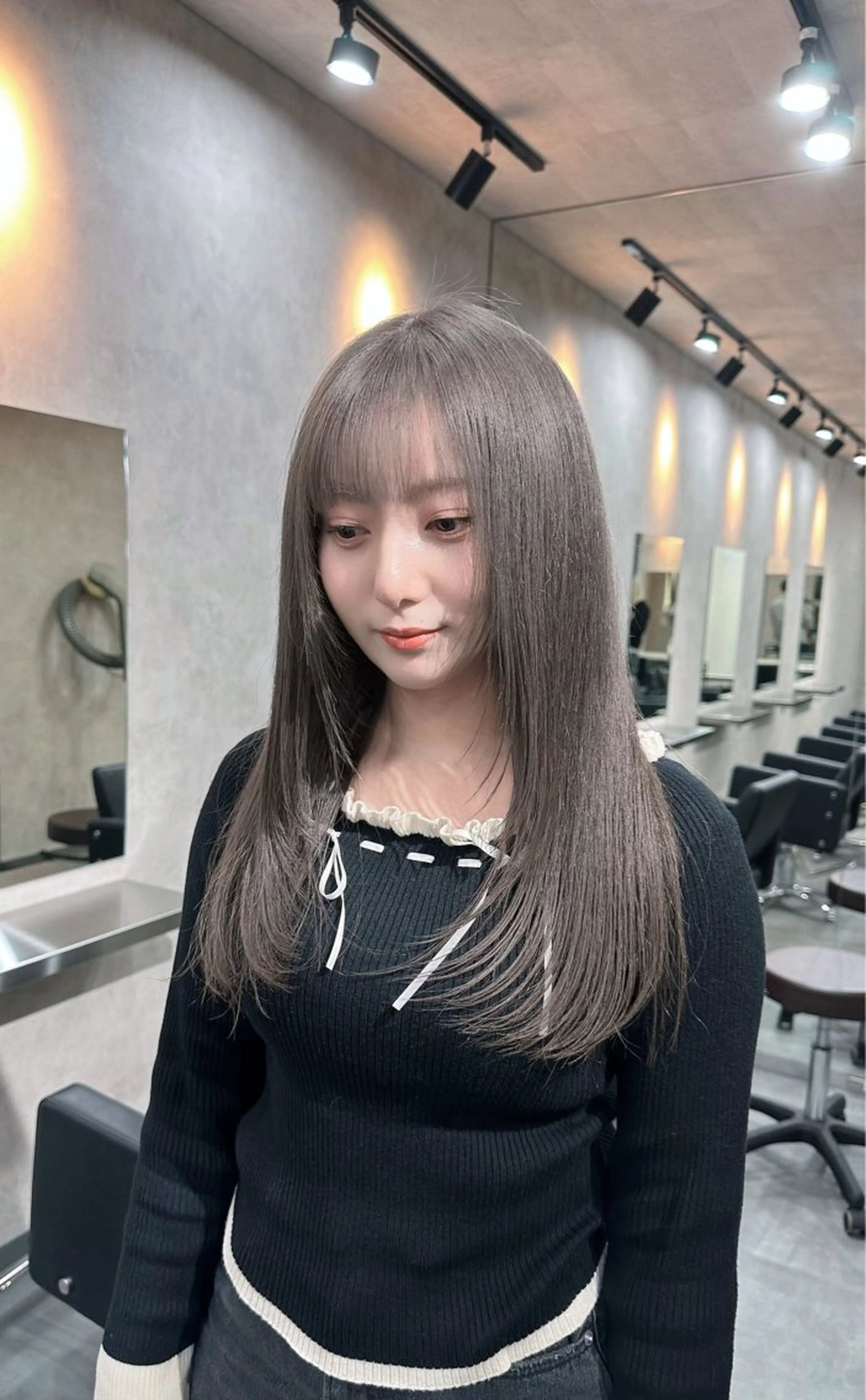 セミロング カラー ヘアアレンジ グレージュ レイヤーカット カット ヘアカラー JILL by charme所属・小山/透明感カラー/ レイヤー/中茎涼太のヘアスタイル