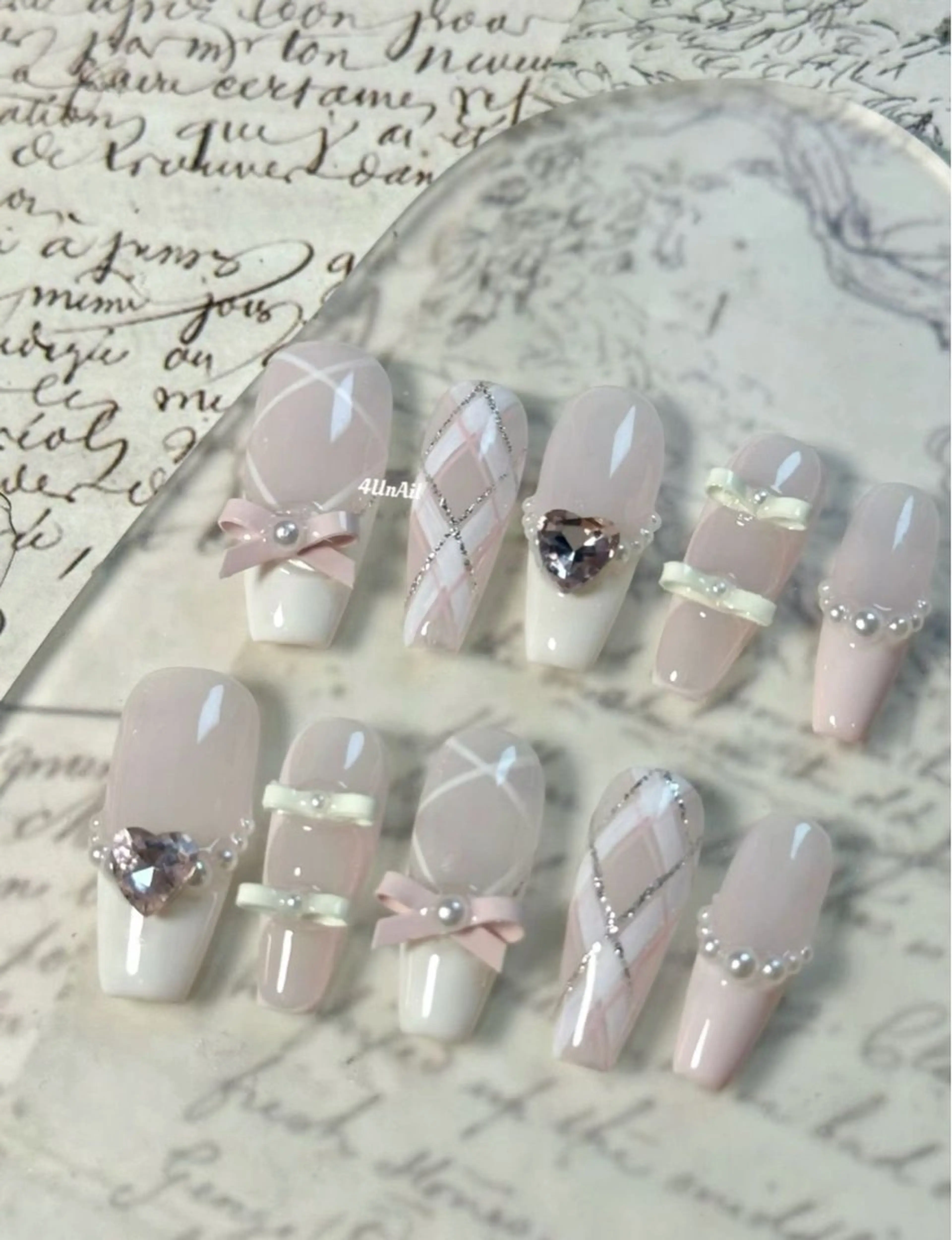 ネイル マグネットネイル ピンク ネイルチップ 冬ネイル ハンドネイル Lee Nailsのネイルデザイン