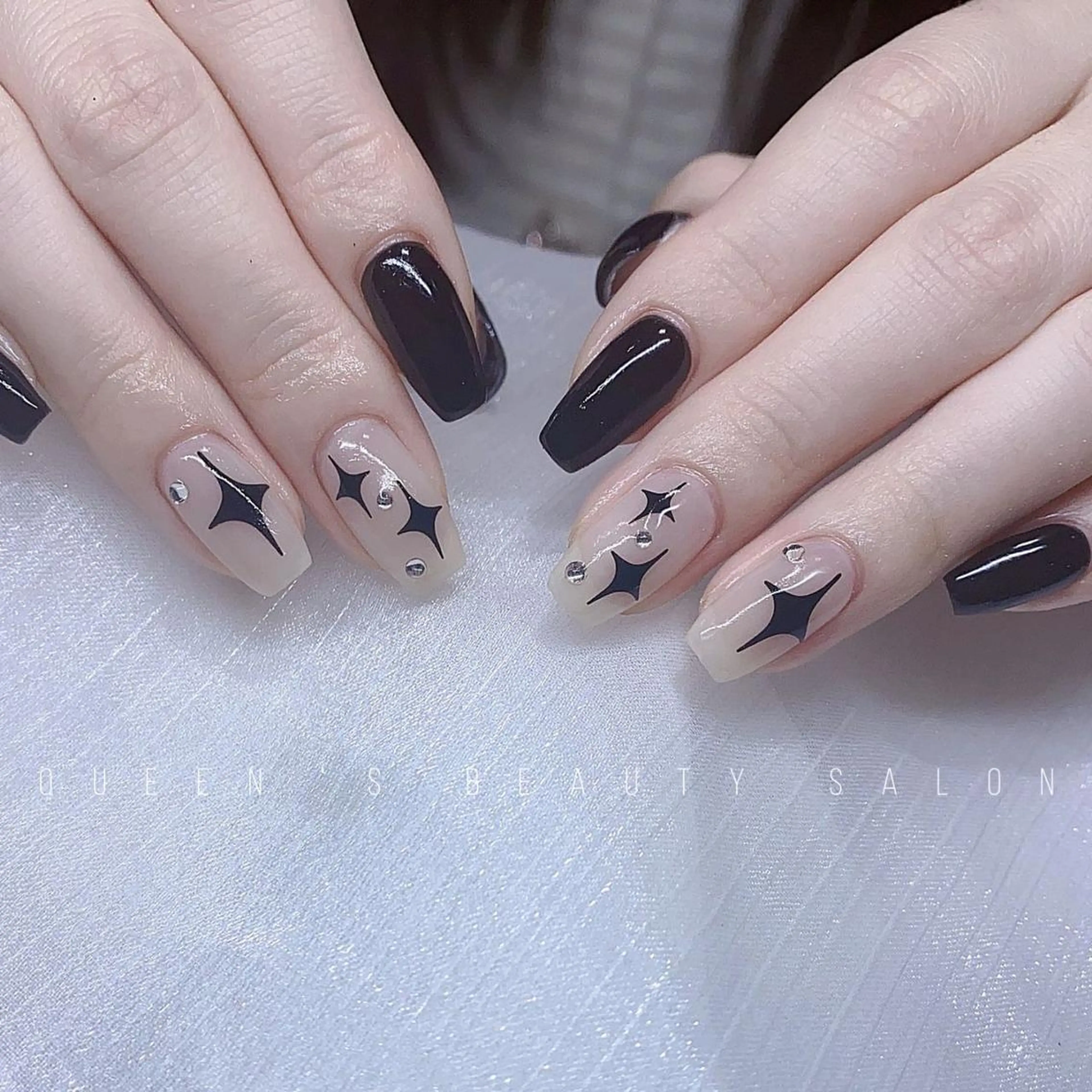 ネイル Queens 榊 まおのネイルデザイン