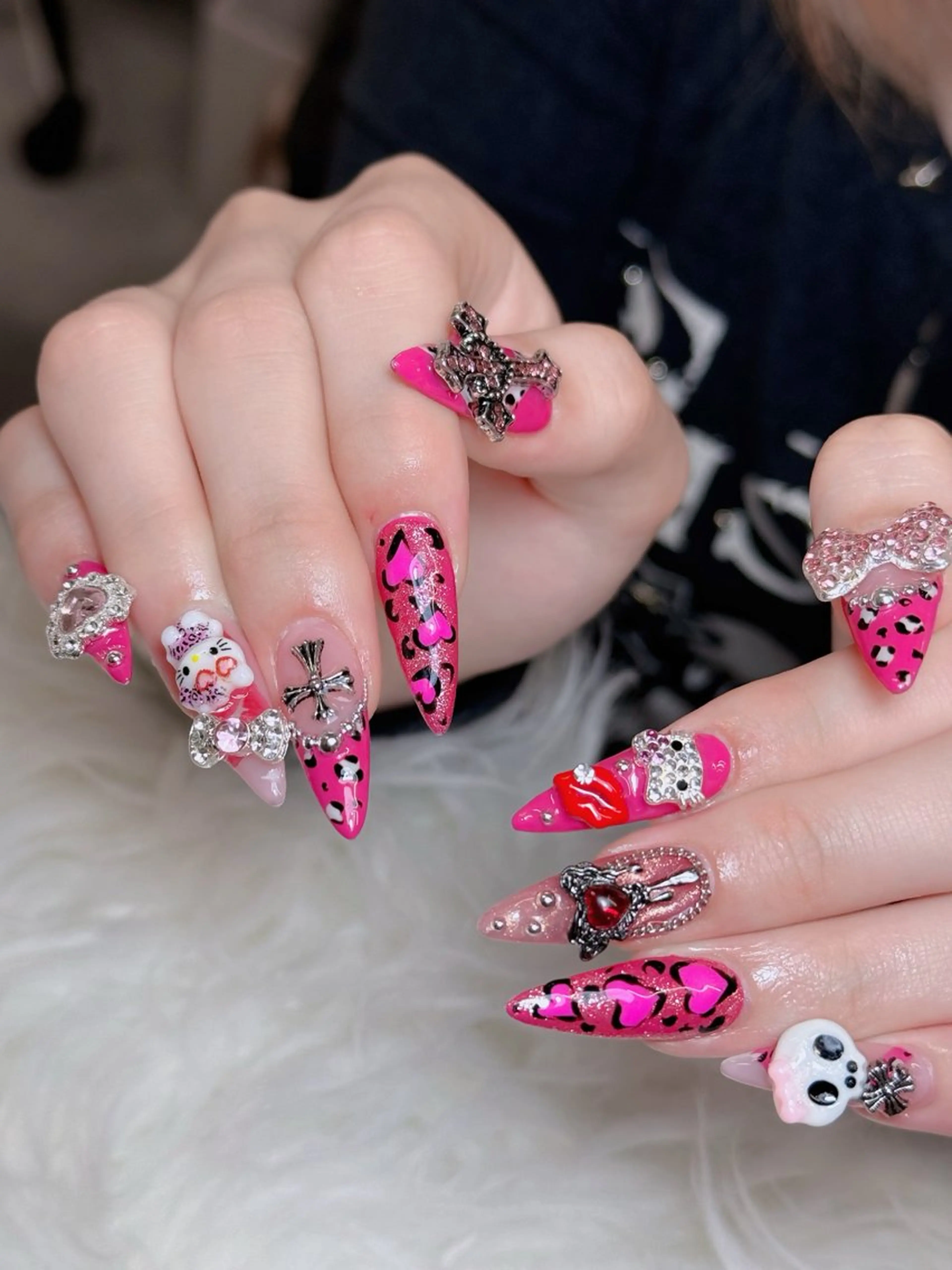 ネイル オーロラネイル チークネイル フットネイル フレンチネイル ハロウィン ハンドネイル Lumi Nail 新大久保3‘のネイルデザイン