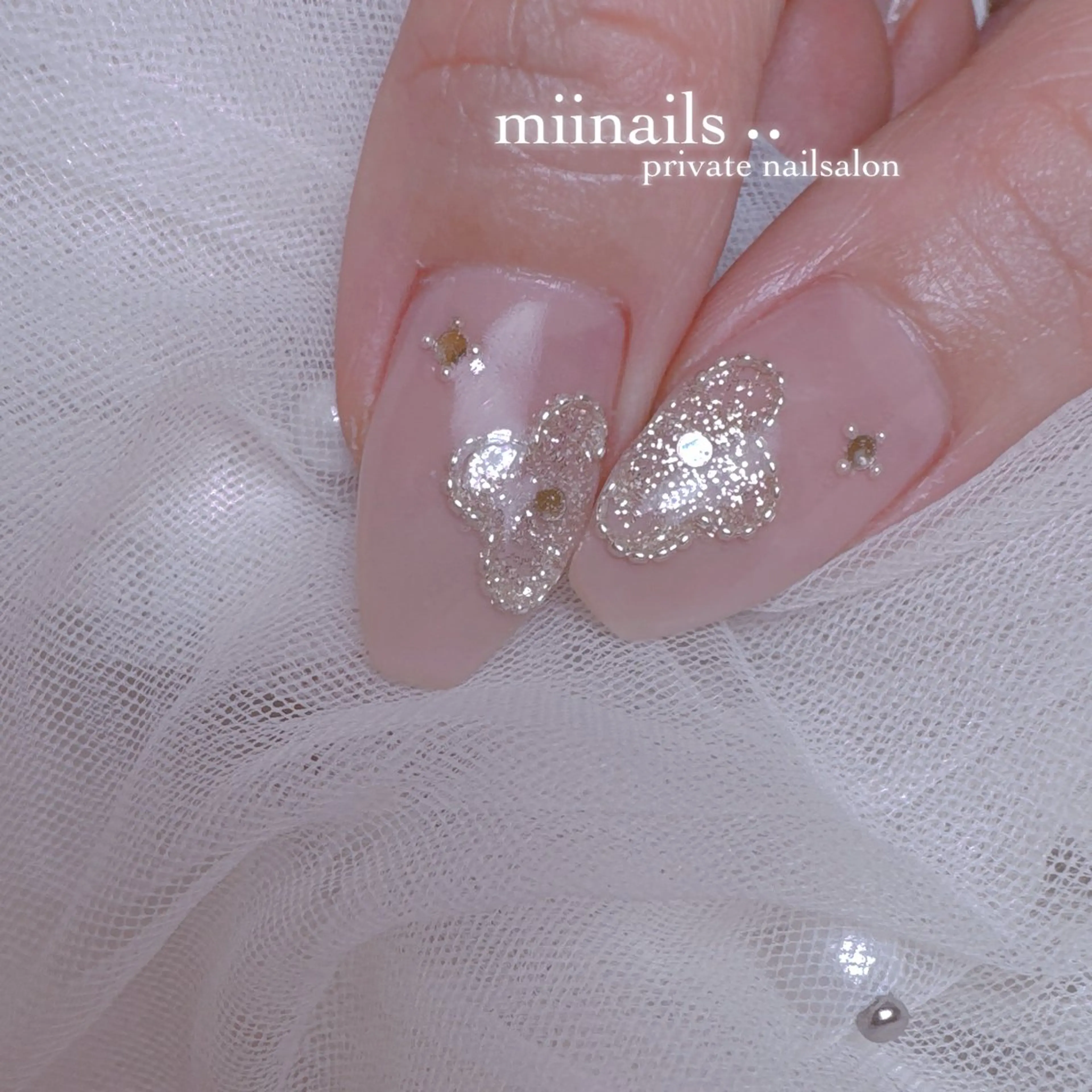 ネイル キラキラネイル ワンホンネイル ハンドネイル nailsalon miinailsのネイルデザイン