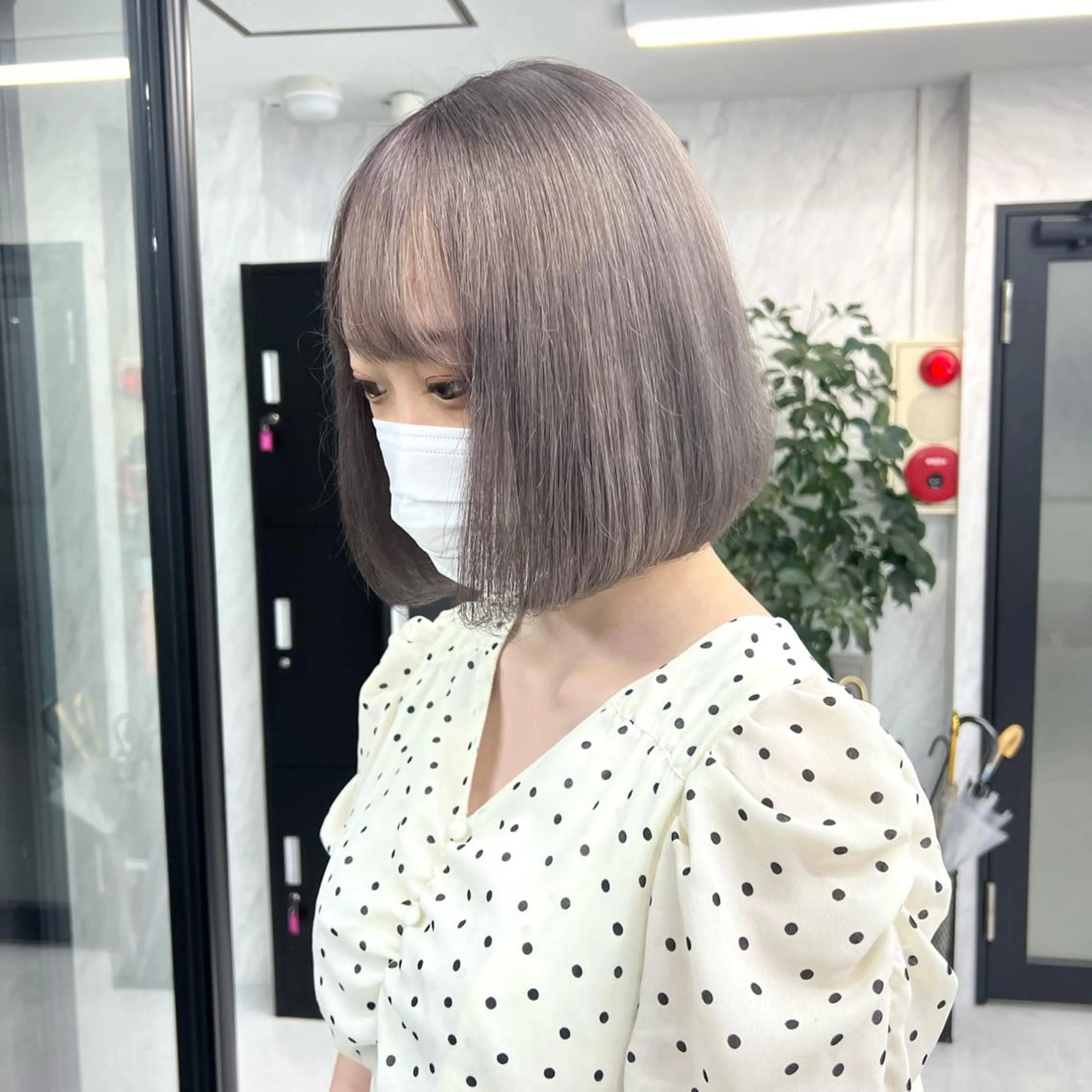 ミディアム カラー シールエクステ ハイトーンカラー エクステ ヘアカラー トリートメント シールエクステ特化 ハイトーン、NANAのヘアスタイル