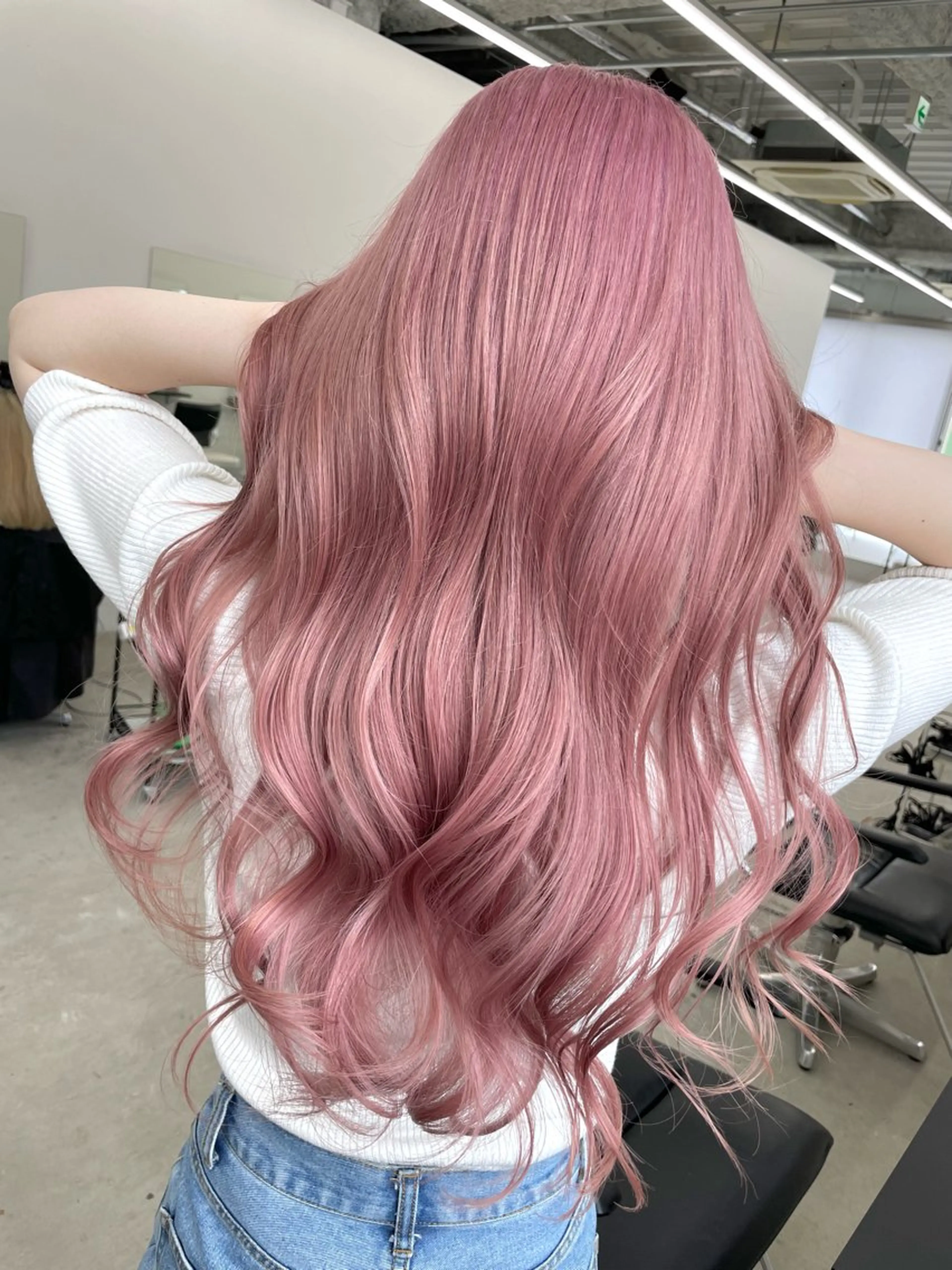 ロング ヘアカラー 原田 瑠月のヘアスタイル