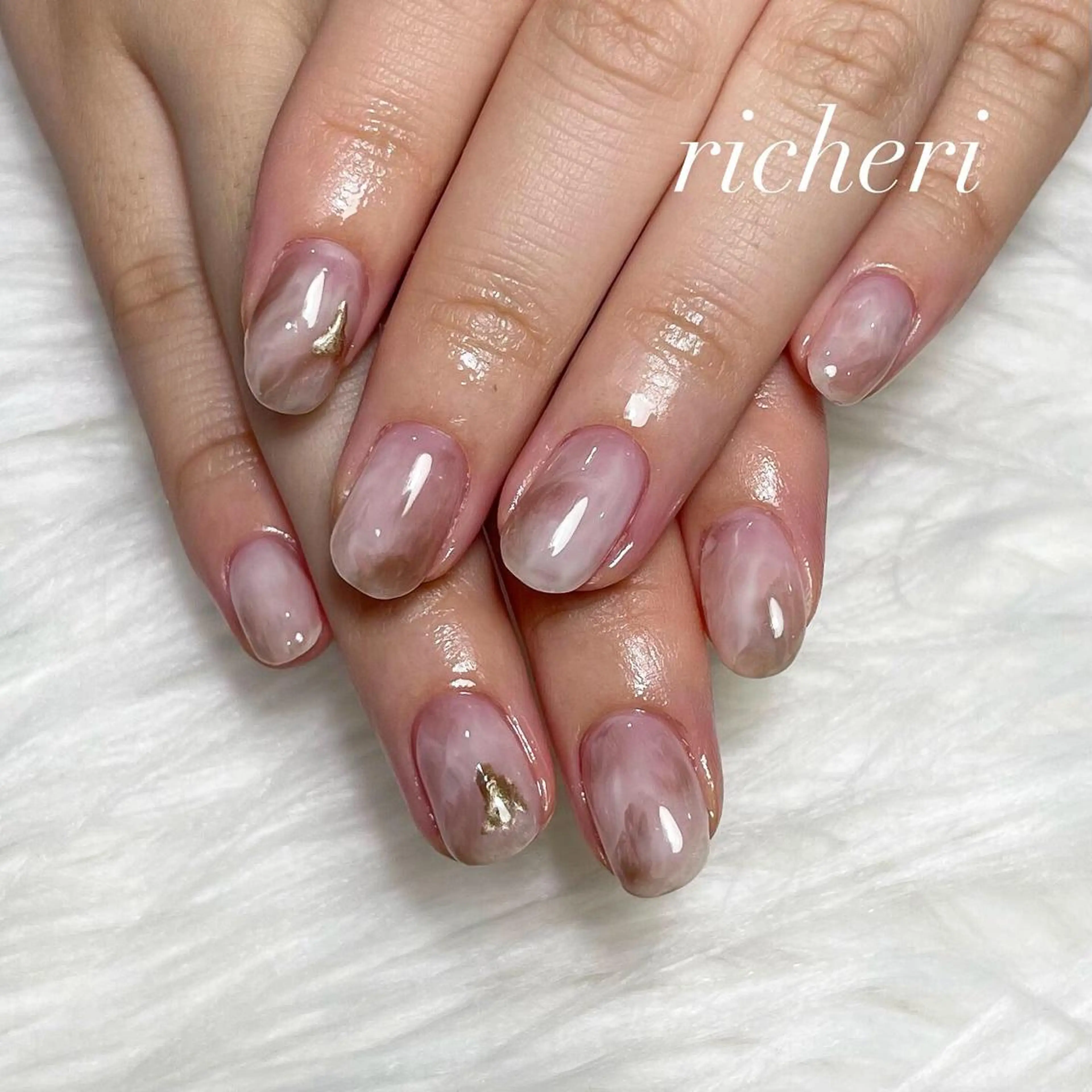 ミディアム ネイル 韓国風ヘア アートネイル フレンチネイル ジェルネイル ガラスフレンチ richeri beautyのエステ・リラクイメージ