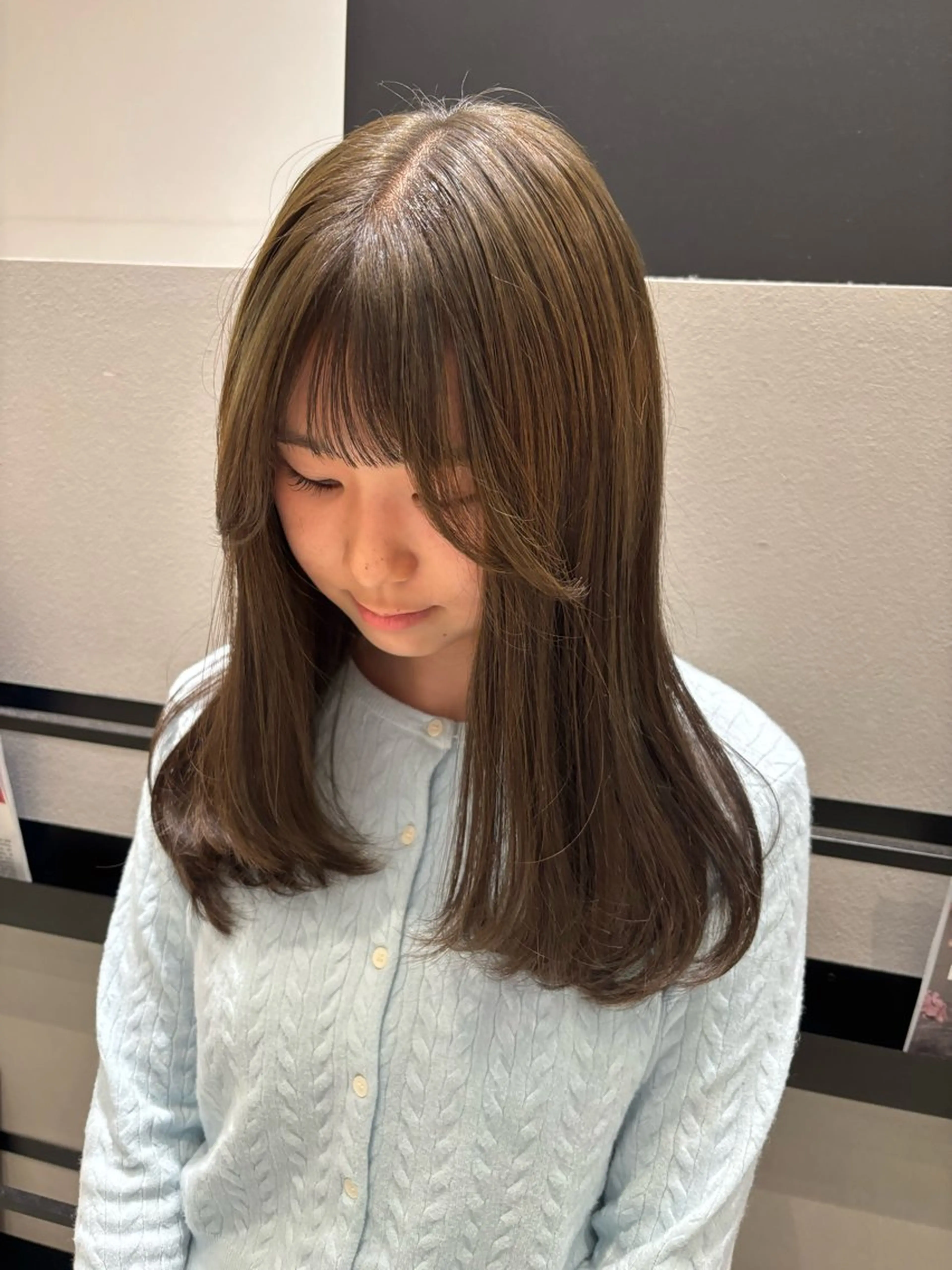 セミロング カラー ベージュカラー オリーブベージュ カット ヘアカラー 透明感カラー/ レイヤーkotonoのヘアスタイル