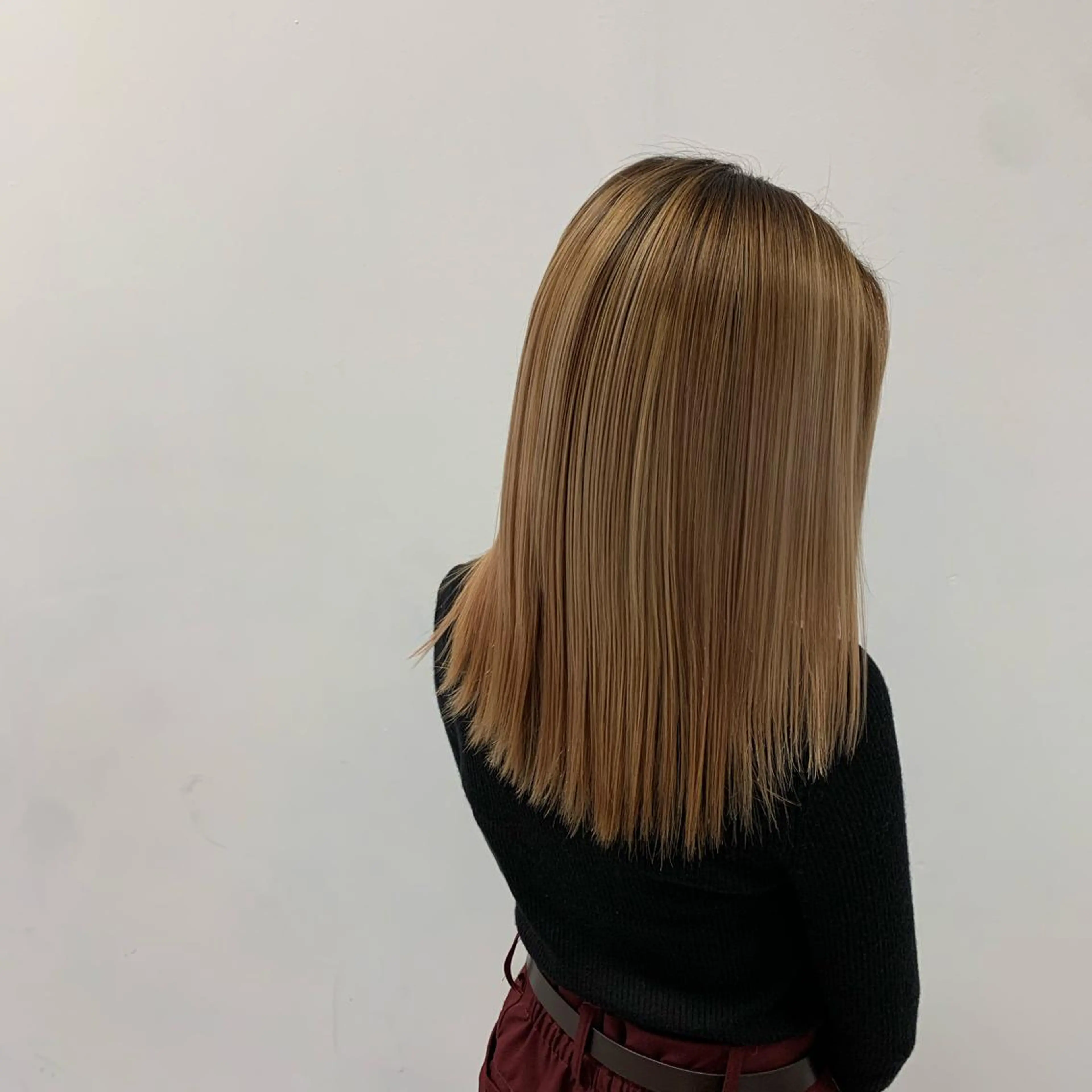 ミディアム カラー パーマ トリートメント 酸熱トリートメント 似合わせスタイル 岡田勇哉のヘアスタイル