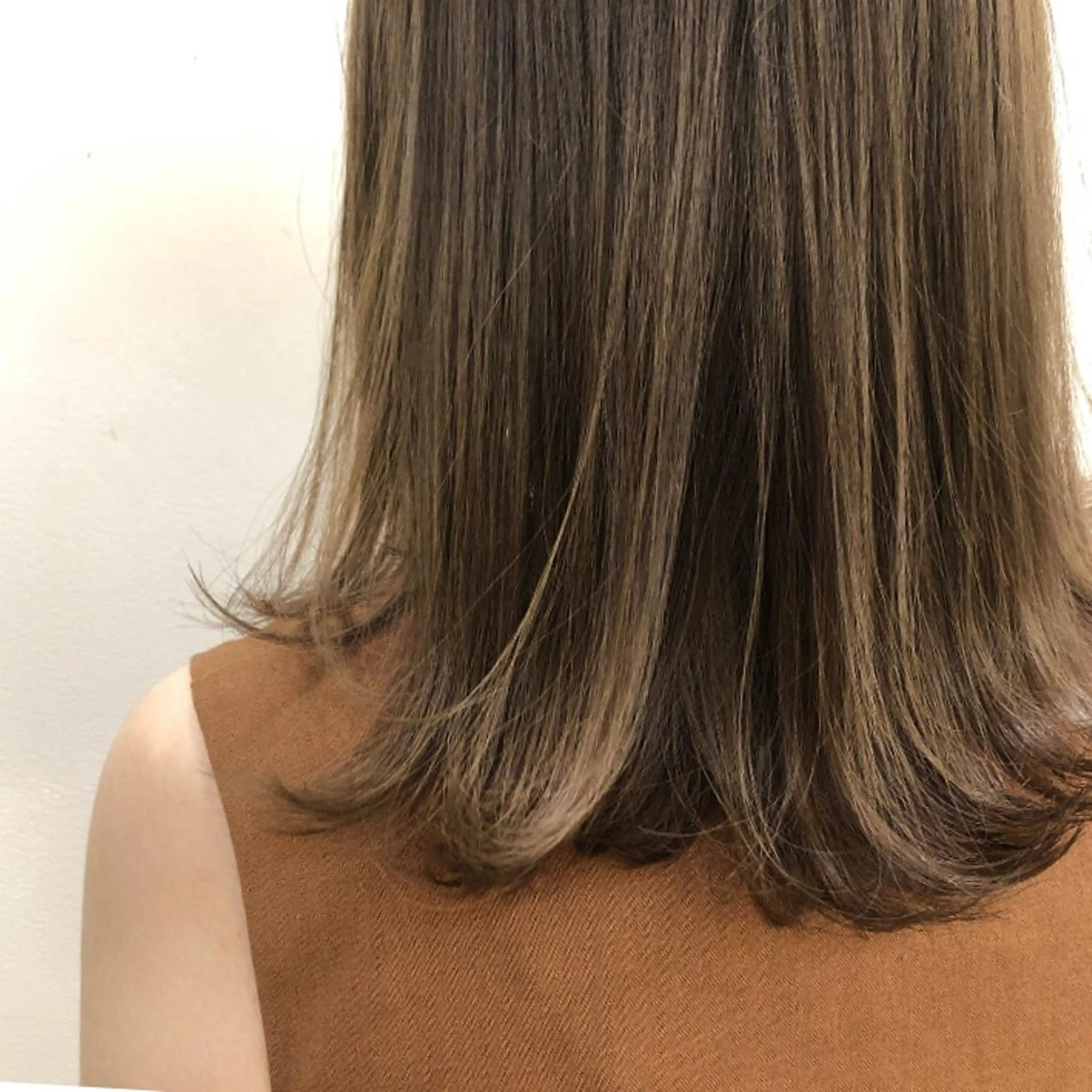 セミロング レイヤー/ハイトーン 🧸SENAのヘアスタイル