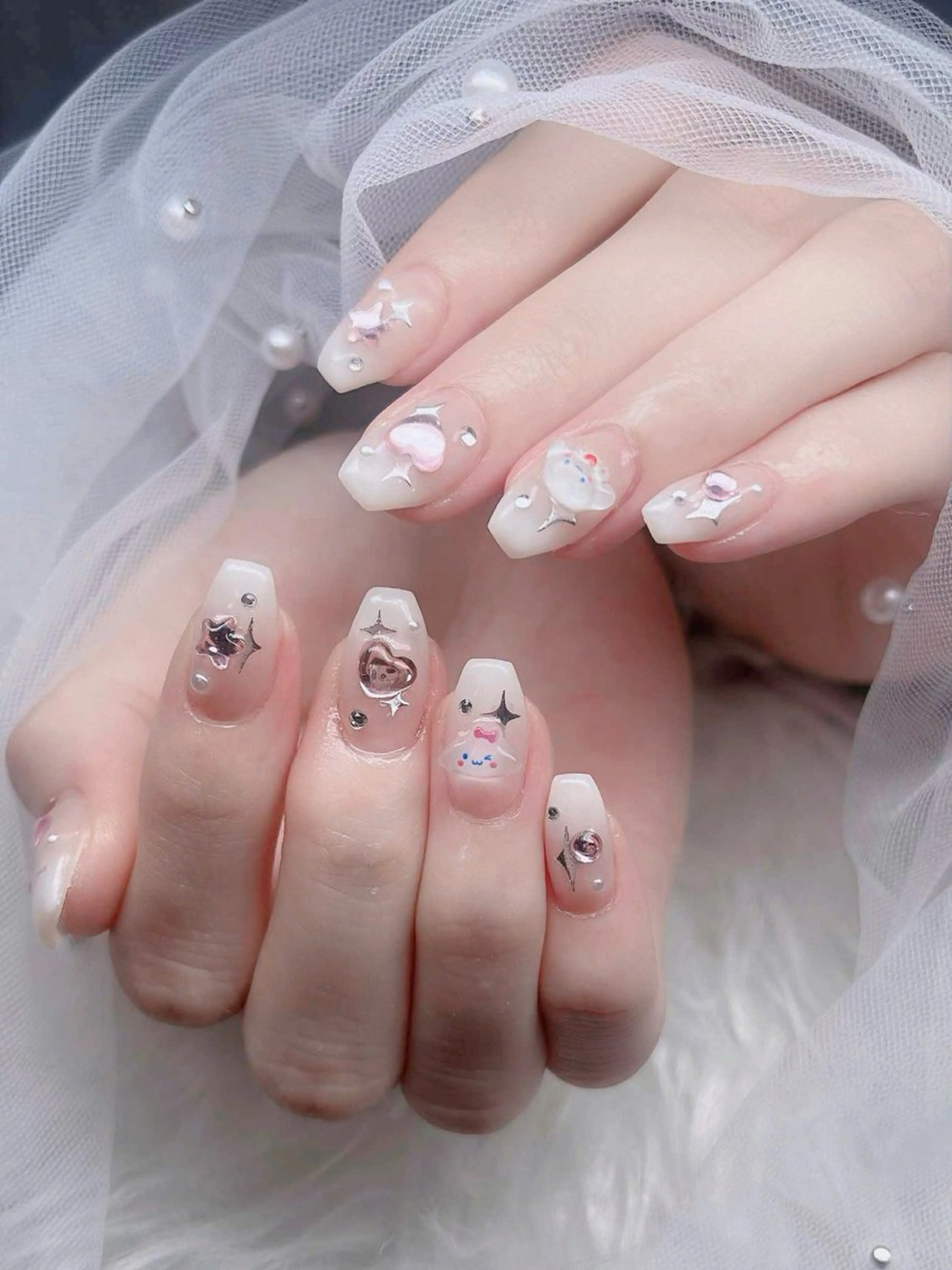 ネイル フレンチネイル ジェルネイル ガラスフレンチ ハロウィン ハート ハンドネイル H.baby Nail Salonのネイルデザイン