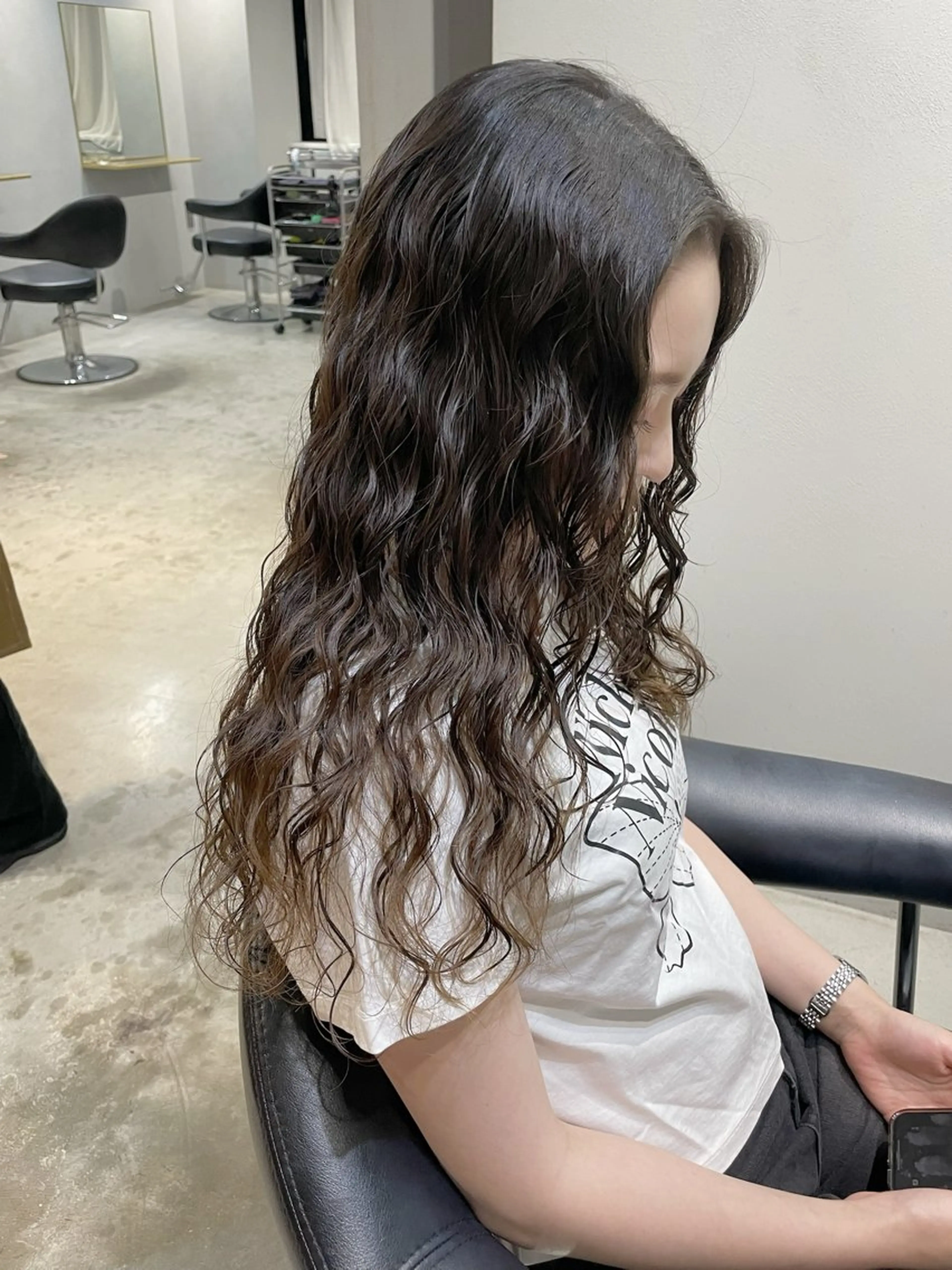 ロング パーマ ロング カット パーマ トリートメント 【arc】Ruri コテ巻き風パーマのヘアスタイル