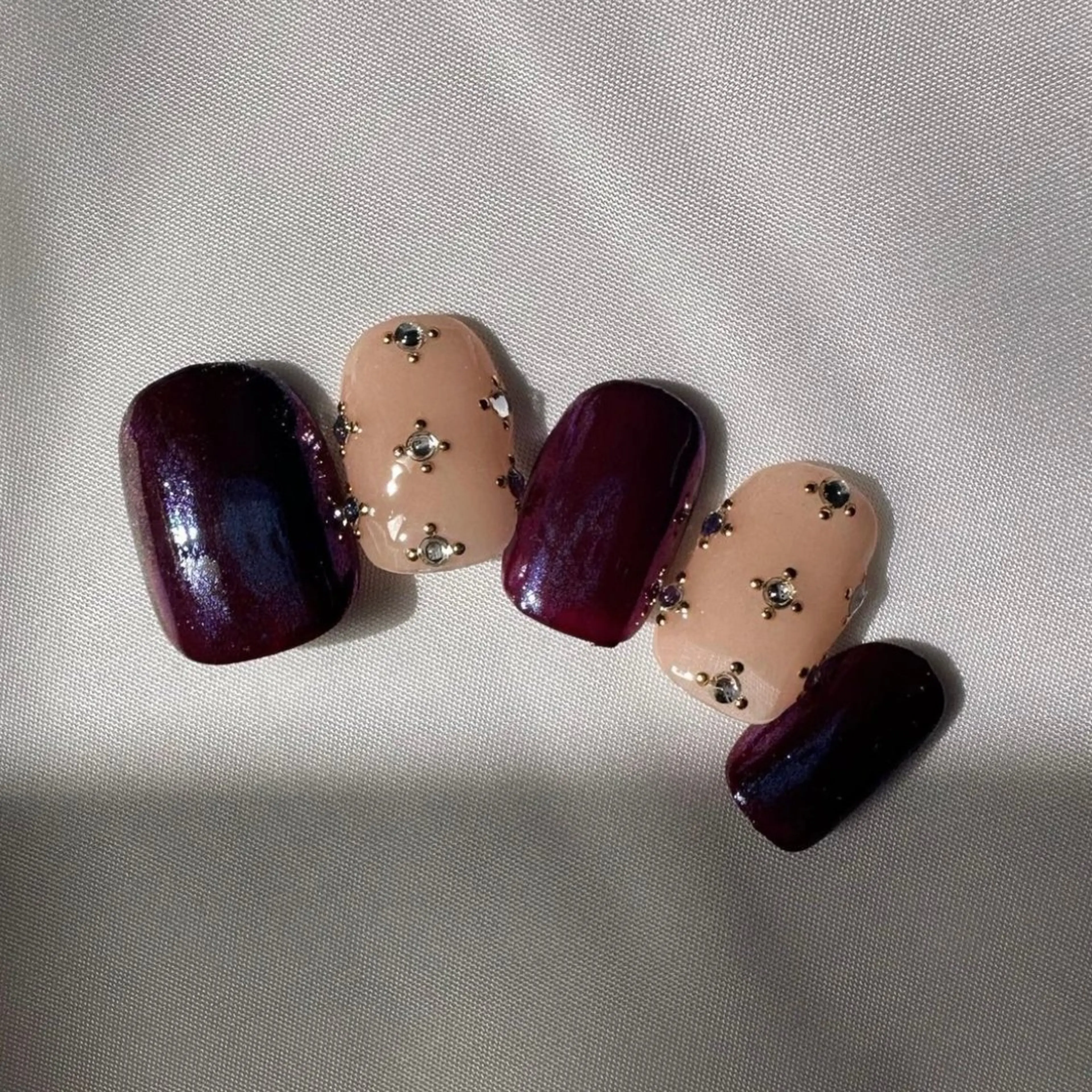 ネイル オーロラネイル ブルー ボルドー クリアネイル 氷ネイル・うるうるネイル 🪞KAPE NAIL 🪞のネイルデザイン