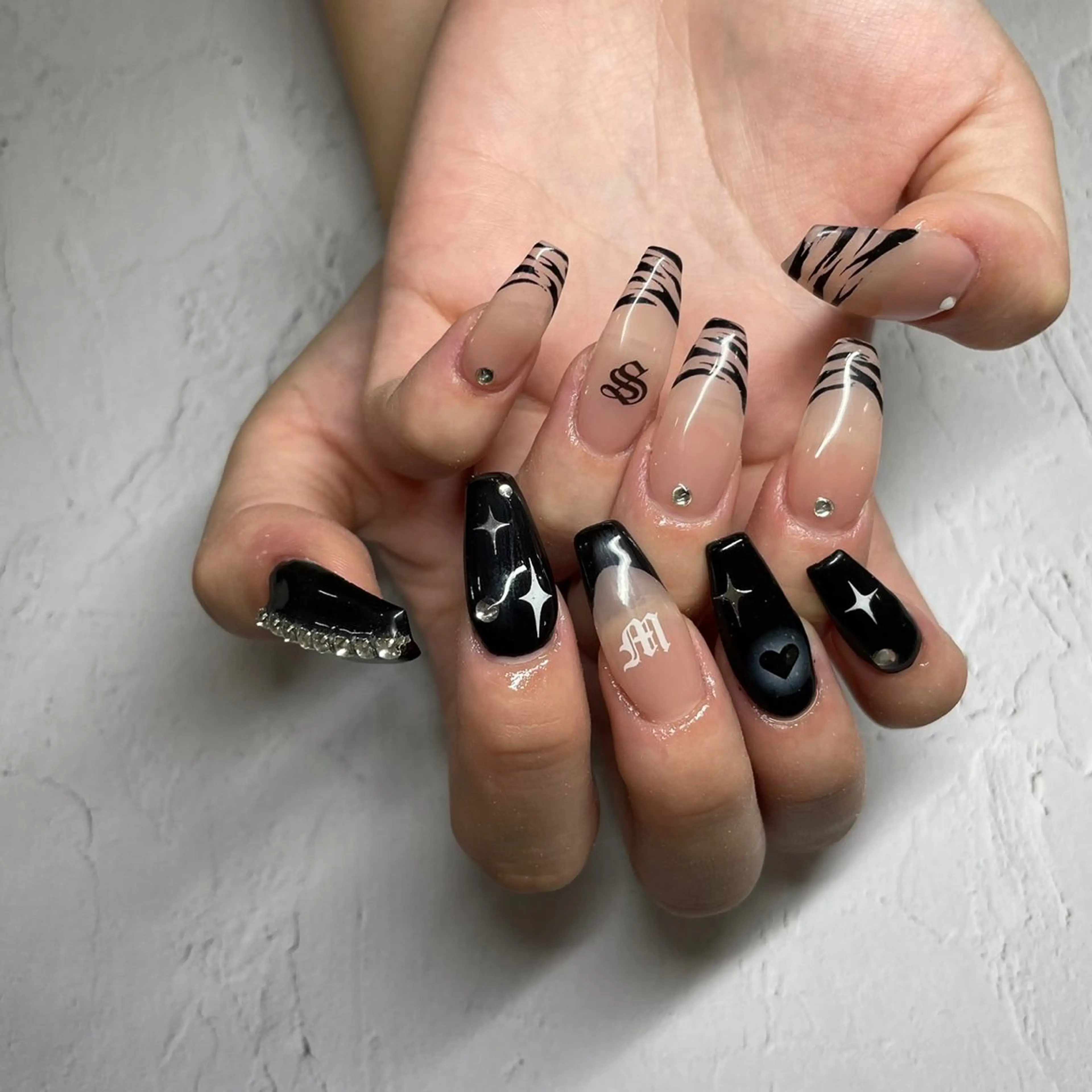 ネイル PEEKABOO京橋 EYE&NAILのマツエク・マツパデザイン