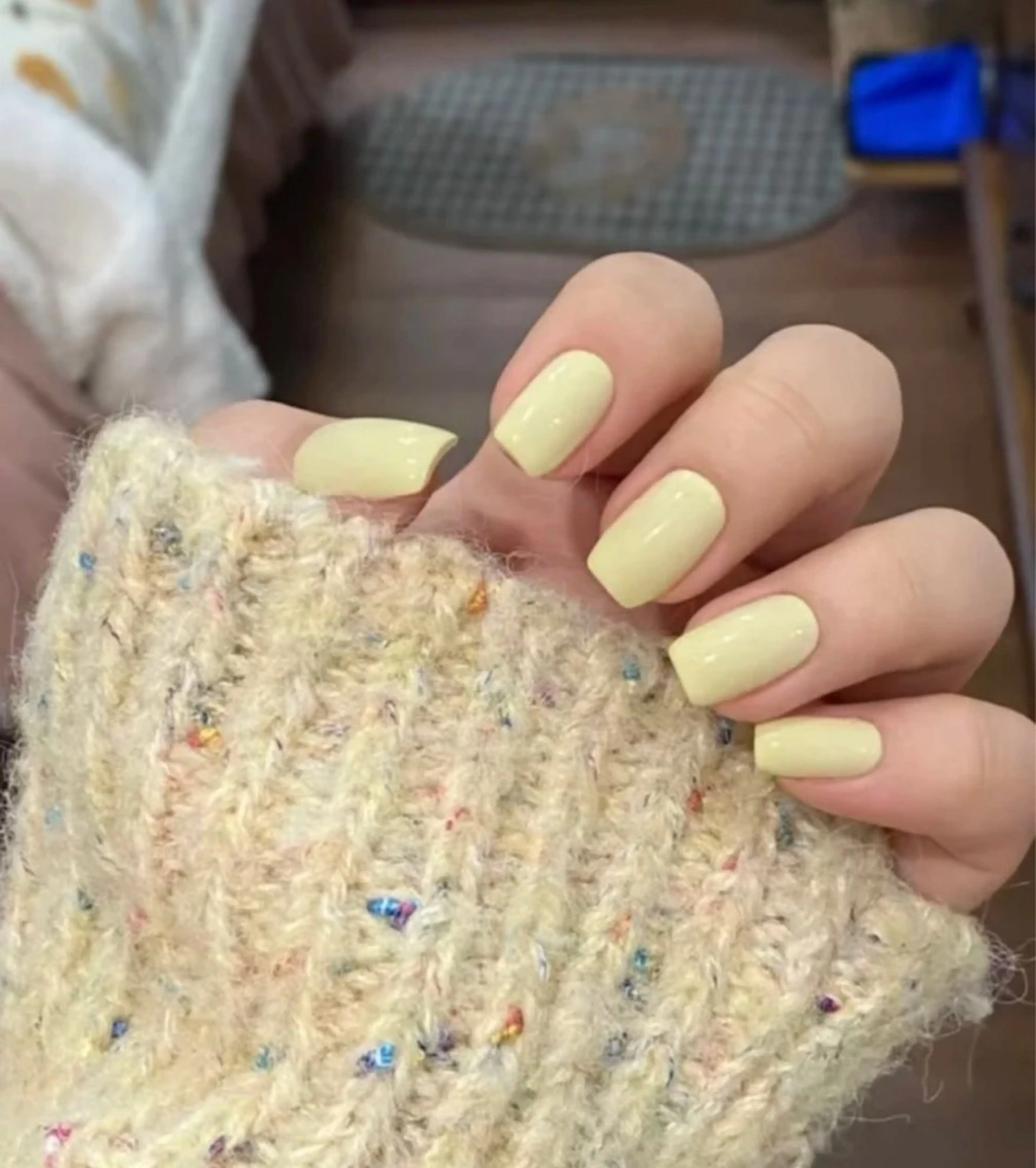 ハンド（ソフトジェルオフ込み、ケア込み）ワンカラーorラメグラデの写真