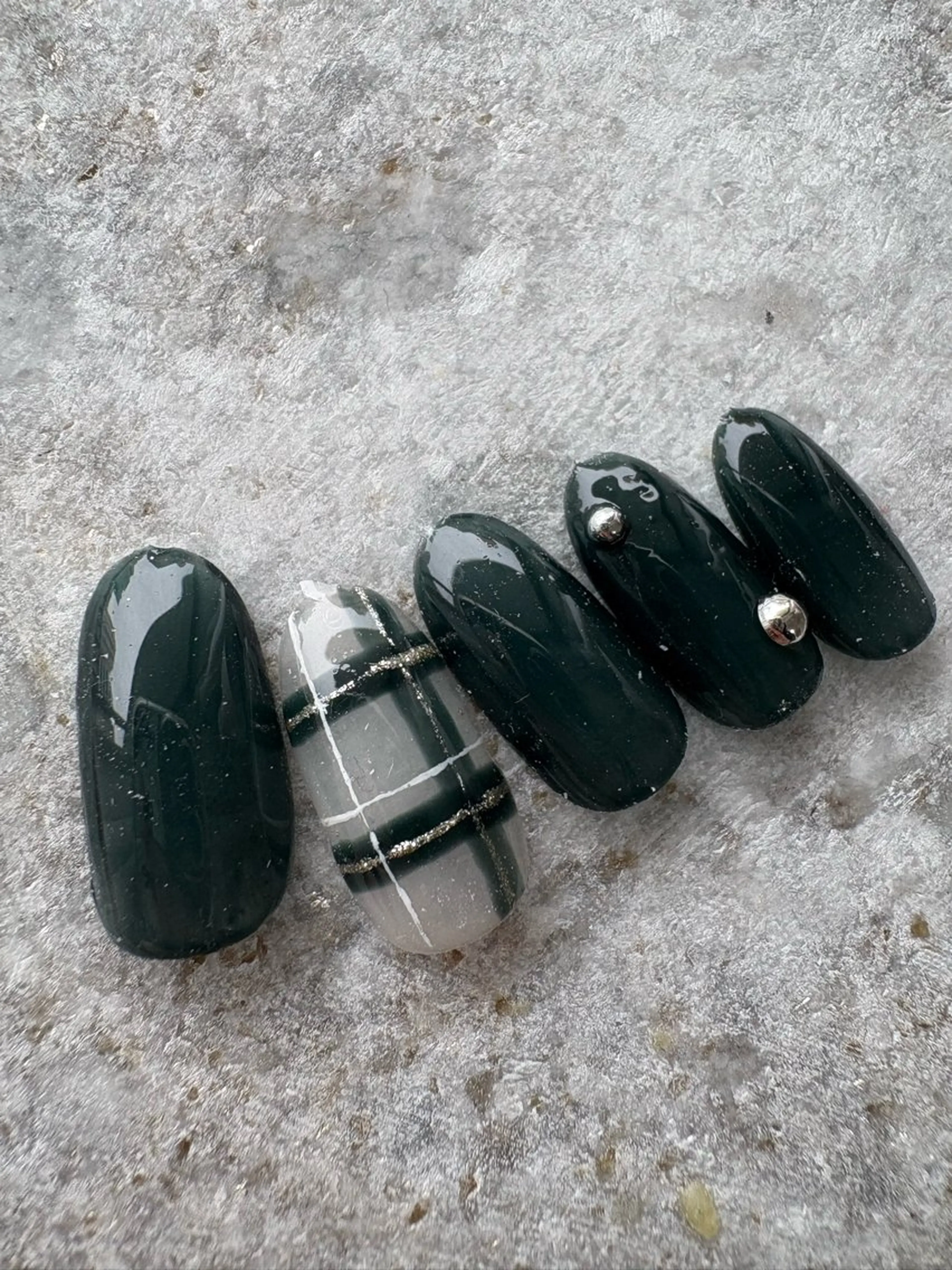 チェック柄ネイル♡口コミ投稿でオフ無料(ソフトジェルのみ)の写真