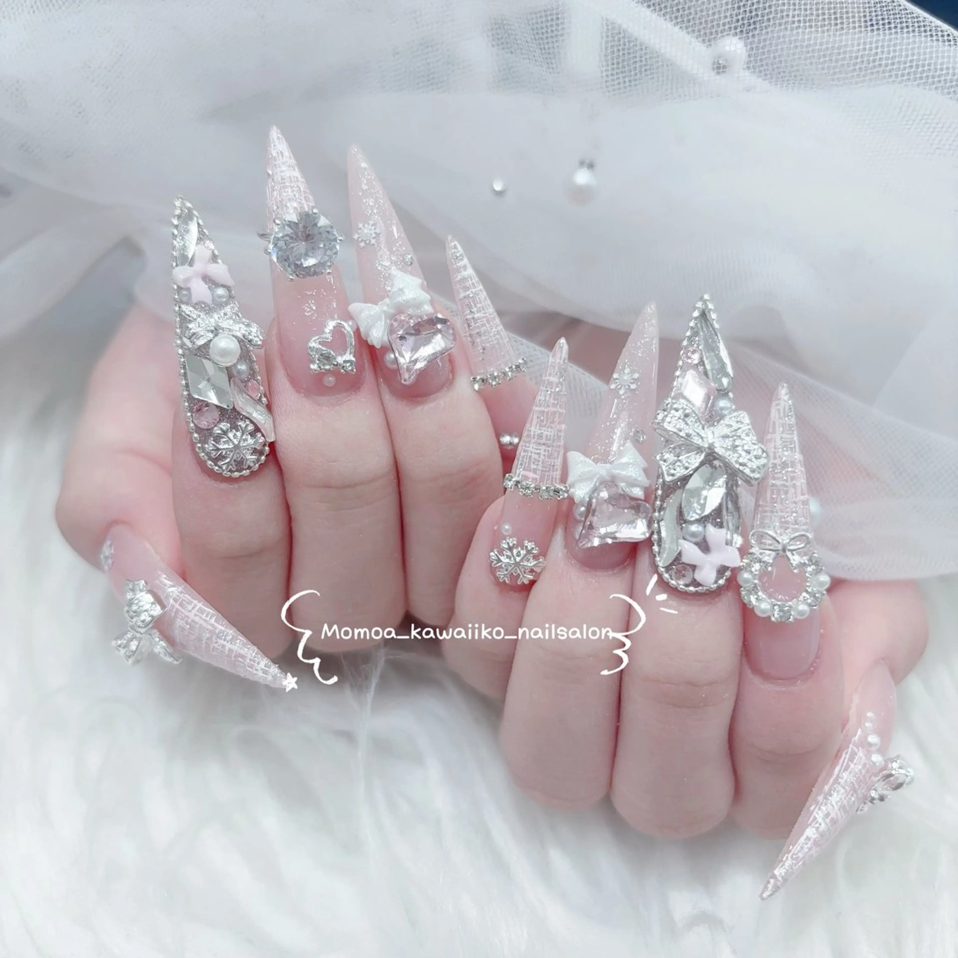 ネイル 成人式 ロングネイル マグネットネイル 大理石ネイル(マーブル) リボン ハンドネイル MoMoA Nail ネイル長さ出し専門店のネイルデザイン