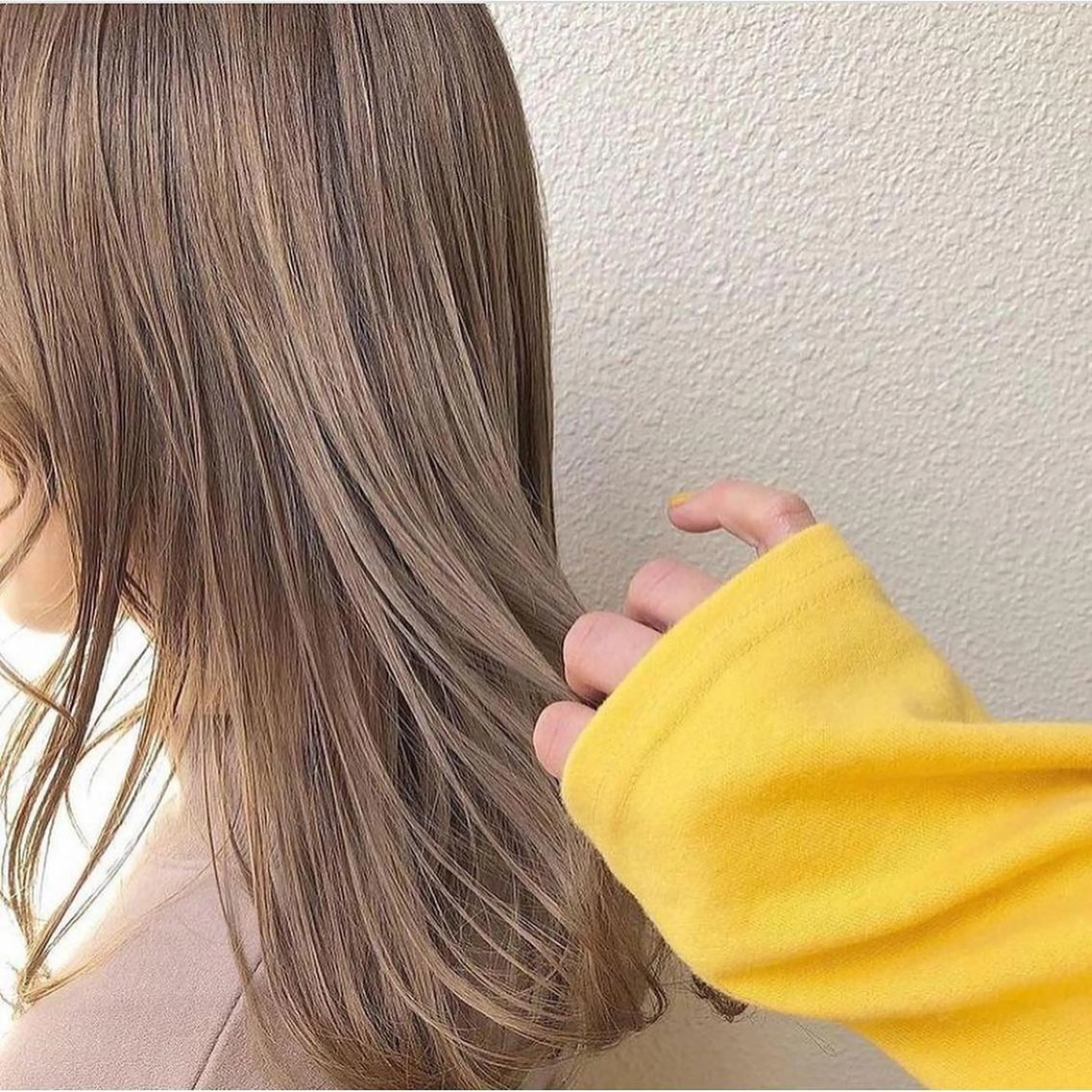 ミディアム カラー ヘアアレンジ ベージュカラー グレージュ ハイライトカラー ミルクティーベージュ くせ毛 韓国/髪質改善💘 櫻井かれんのヘアスタイル