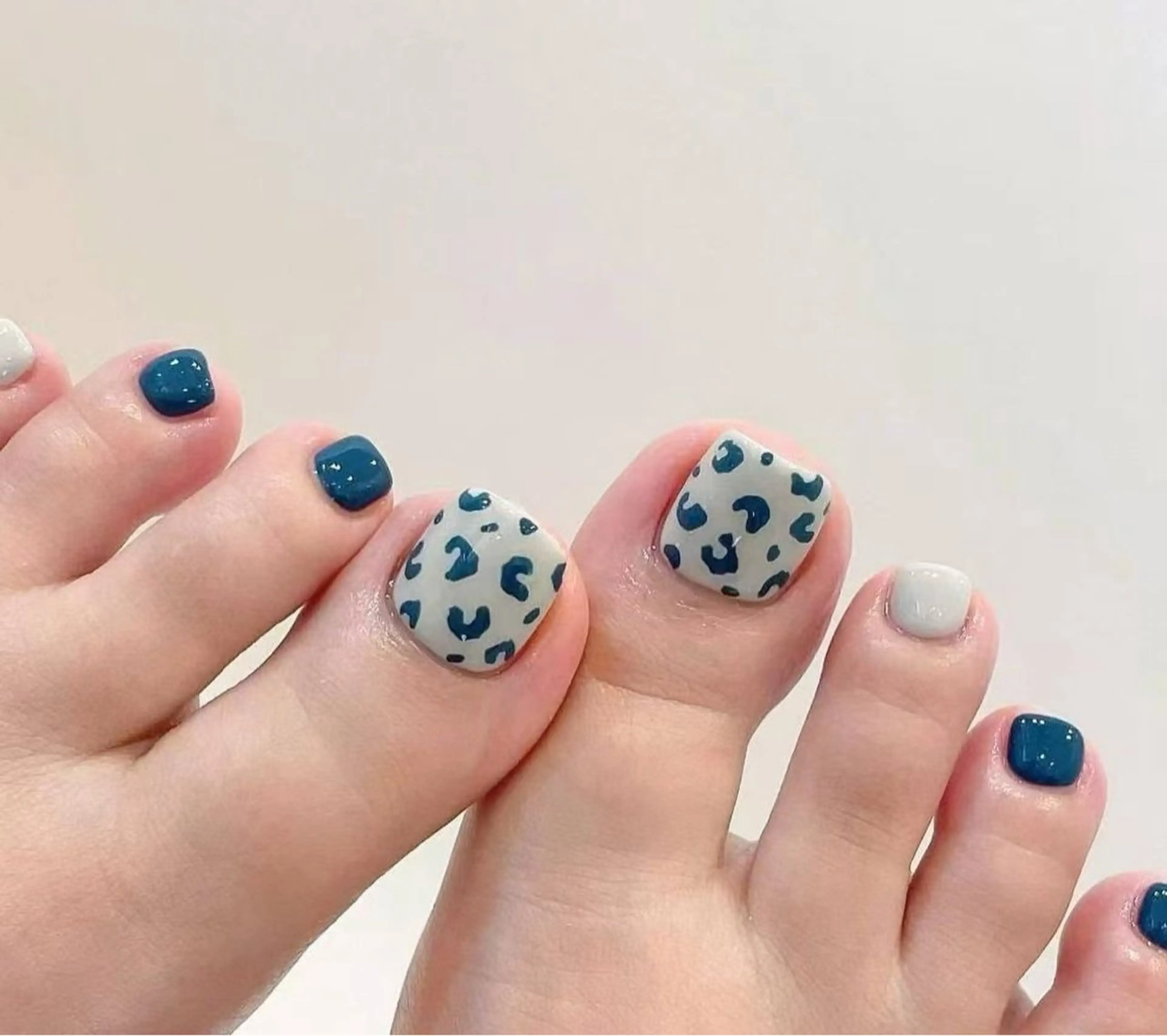 ネイル オーロラネイル フラワーネイル フットネイル フレンチネイル ジェルネイル フットネイル BabyYouMi nailのネイルデザイン