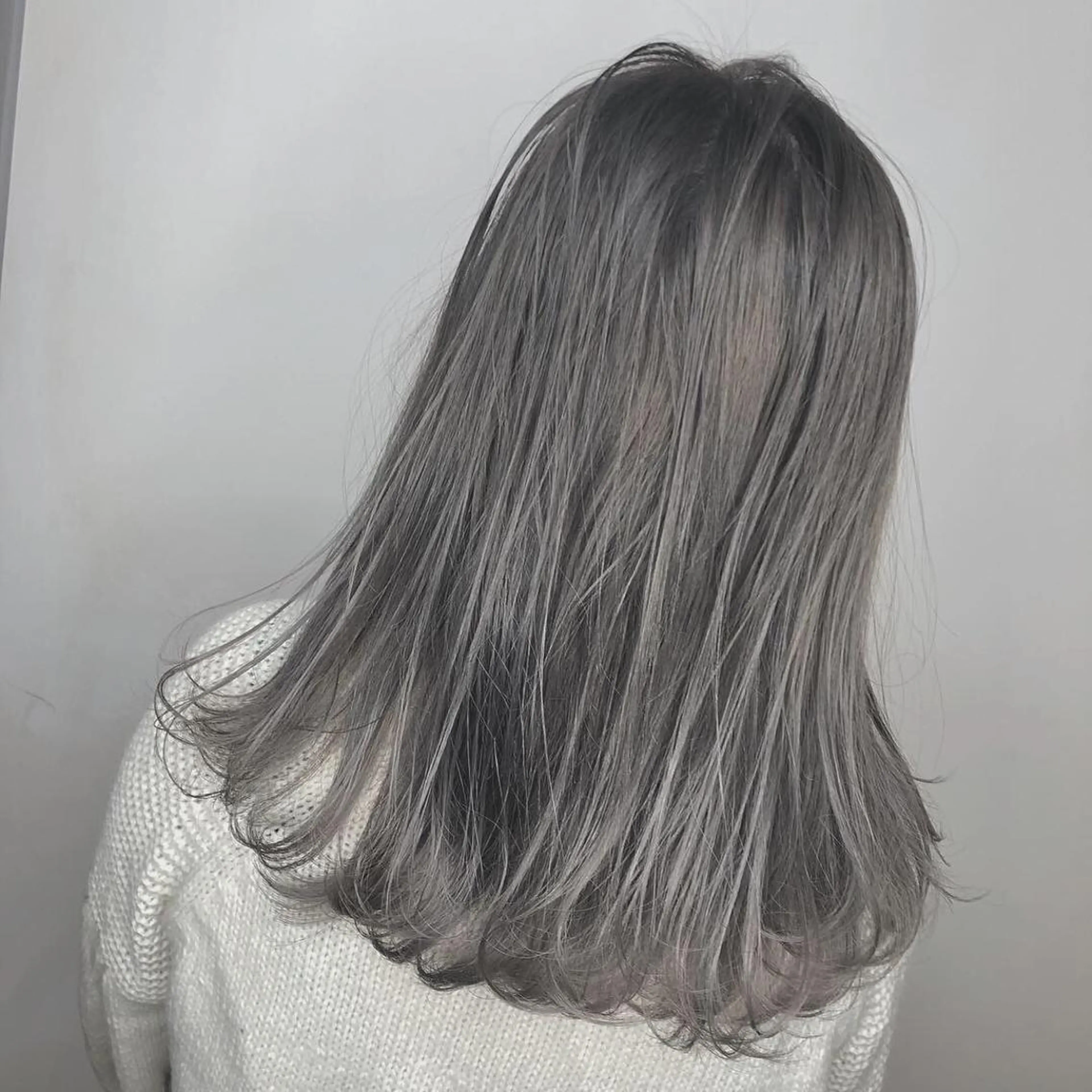 ミディアム ヘアカラー トリートメント 髪質改善 カラー専門店のヘアスタイル