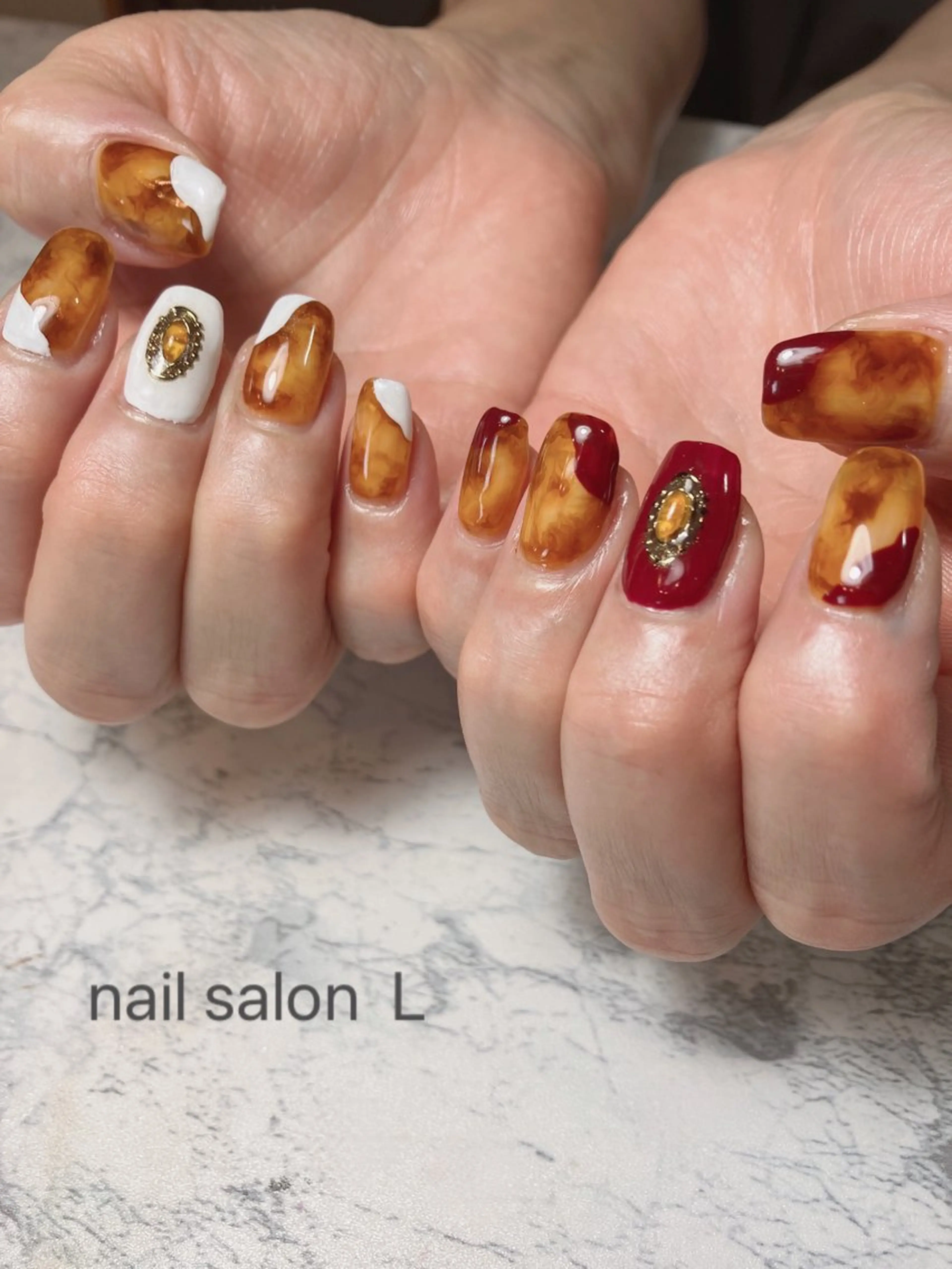ネイル べっ甲ネイル ハンドネイル 吉川市 ネイルサロンLのネイルデザイン