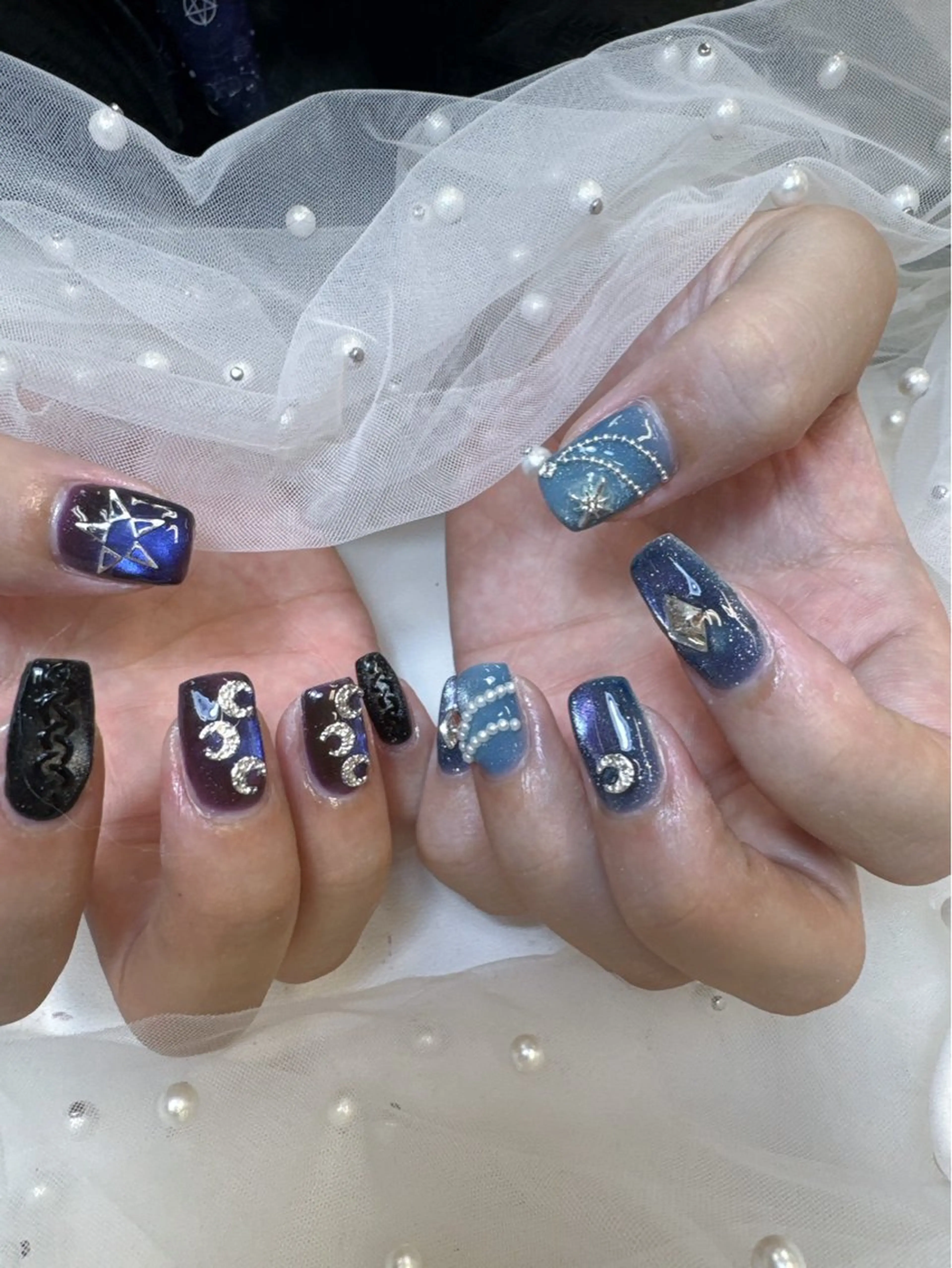 ネイル 成人式 フレンチネイル ジェルネイル ガラスフレンチ キラキラネイル ハンドネイル クイーンズネイル銀座所属・Queeens nailのネイルデザイン