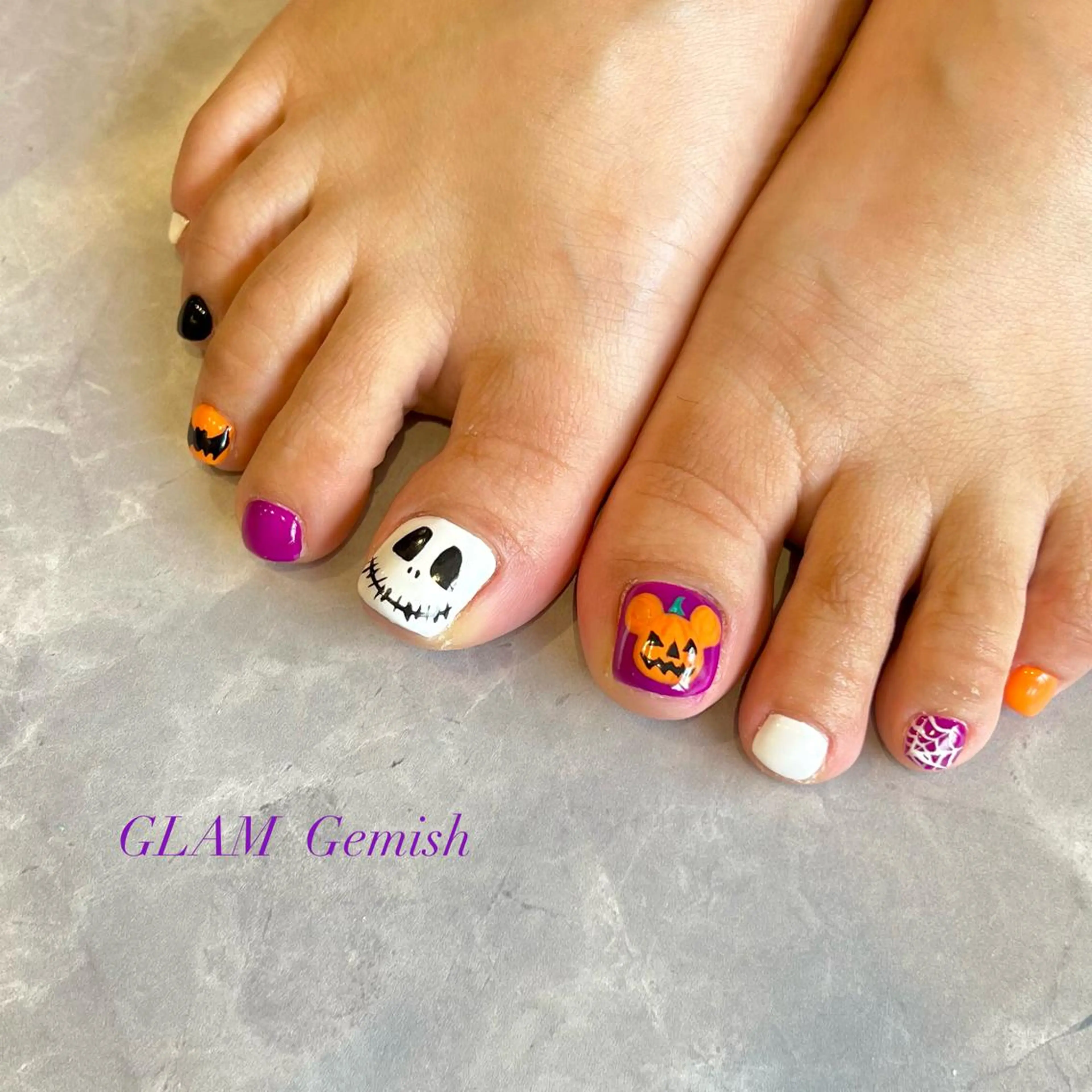 ネイル 持ち込み 藤崎 恵梨香のネイルデザイン