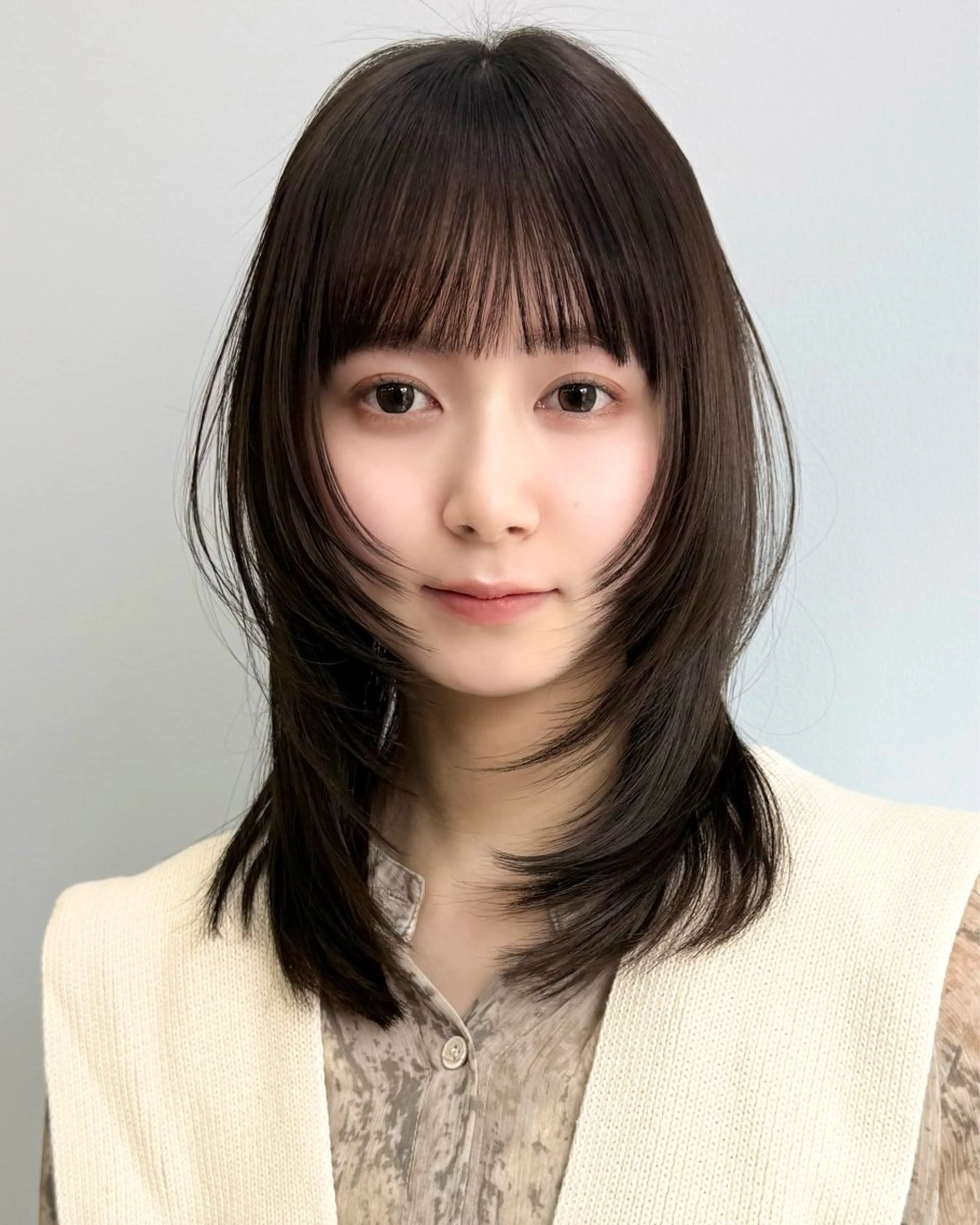 ミディアム ショート/ウルフ/ レイヤー　水野のヘアスタイル