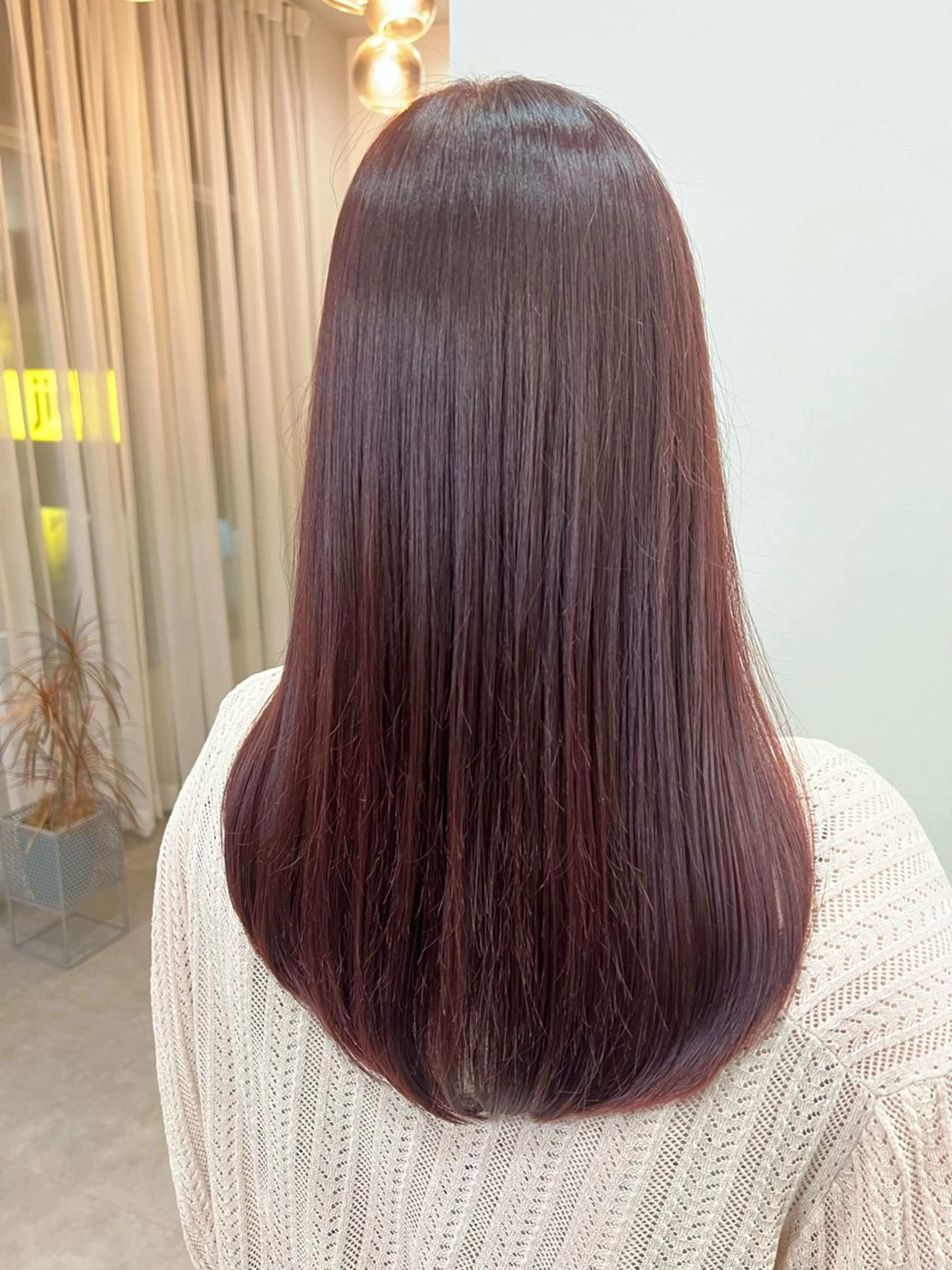 カラー SOYON栄 山下麻央のヘアスタイル