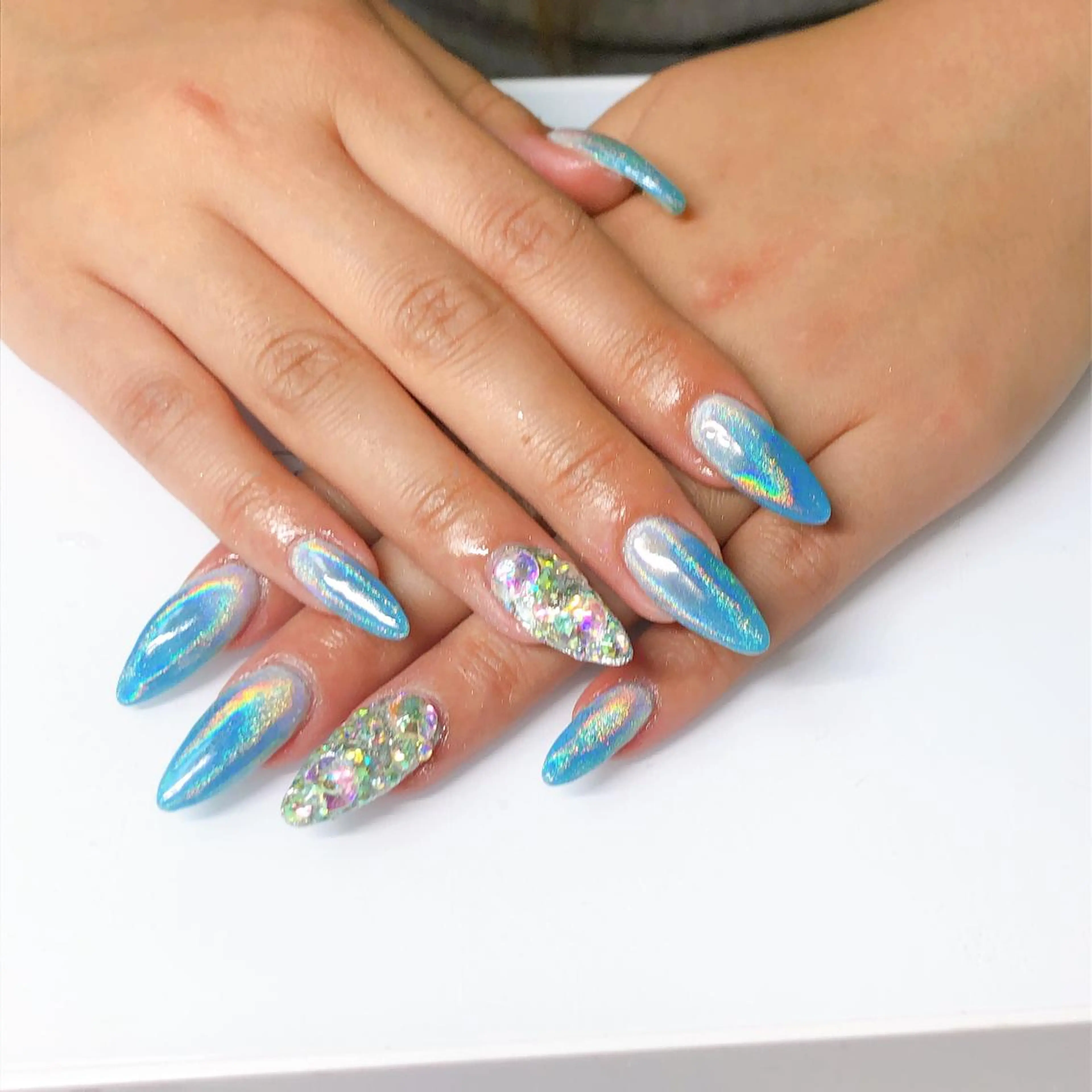 セミロング ハンドネイル nail roomのネイルデザイン