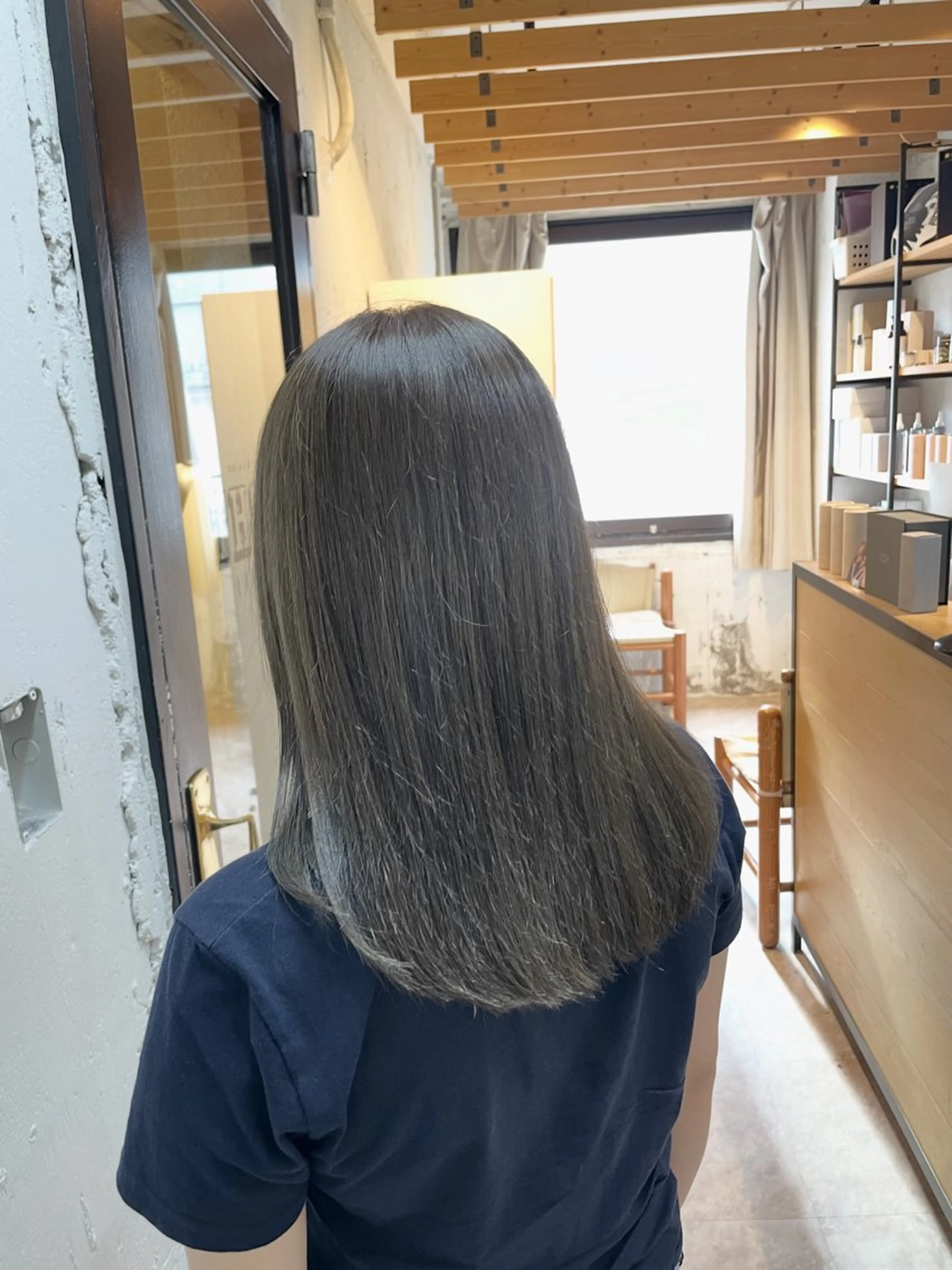 セミロング カット ヘアカラー トリートメント EIGHT　最所 瑞稀のヘアスタイル