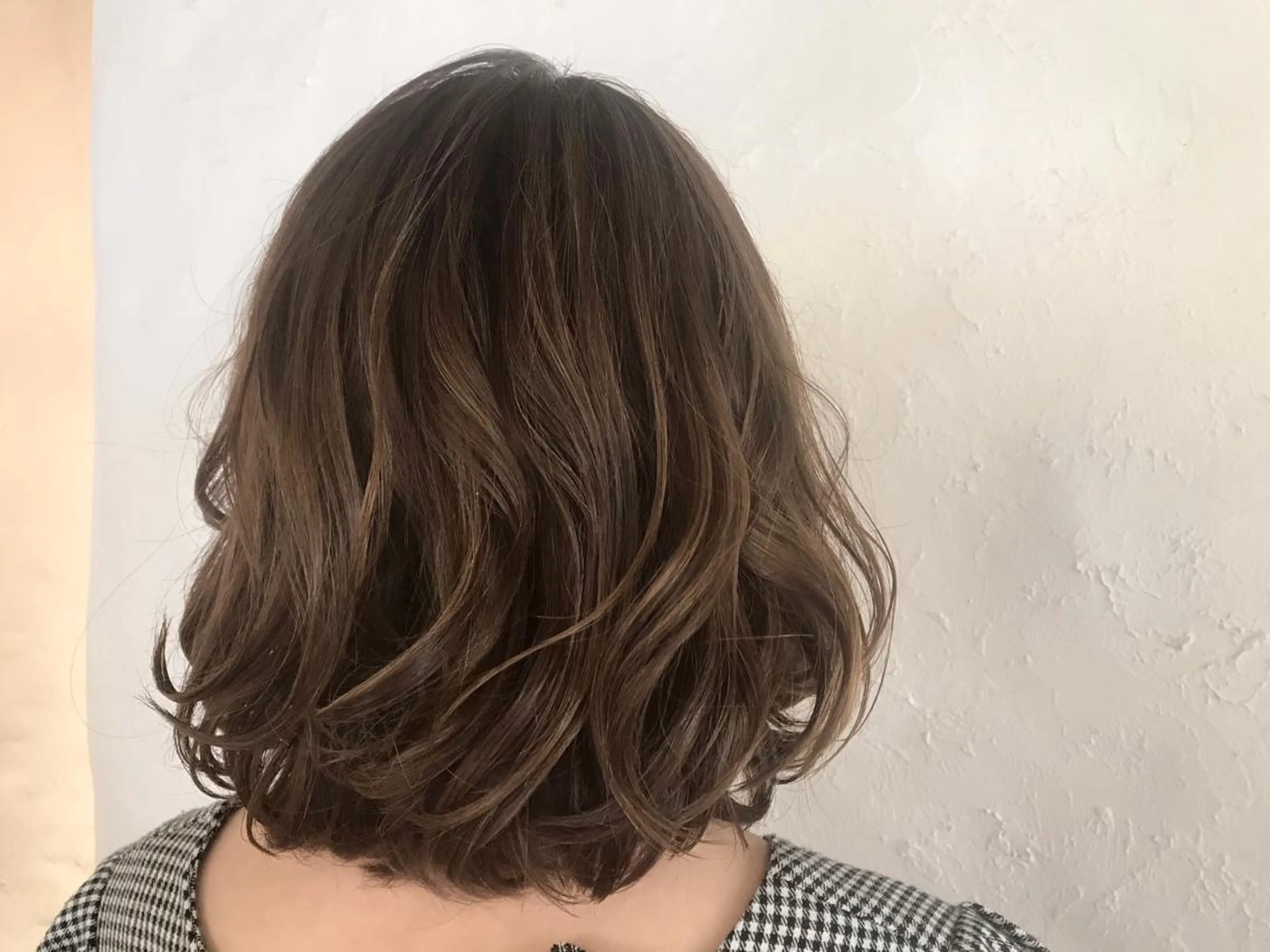 セミロング カラー ベージュカラー ハイライトカラー ハイライト 伊藤 優希のヘアスタイル