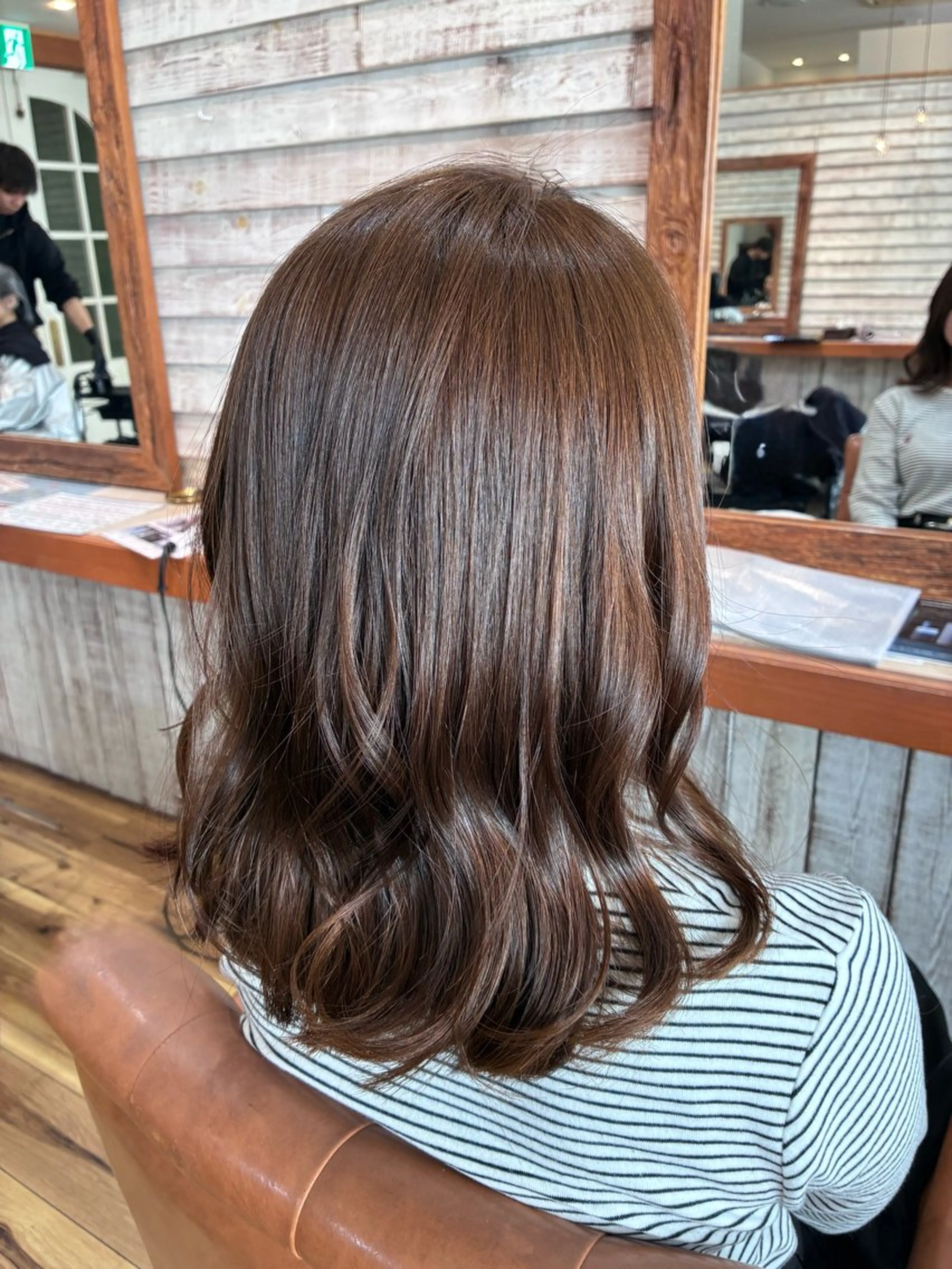 ミディアム カット ヘアカラー 秋田弥生 /髪質改善/艶カラーのヘアスタイル