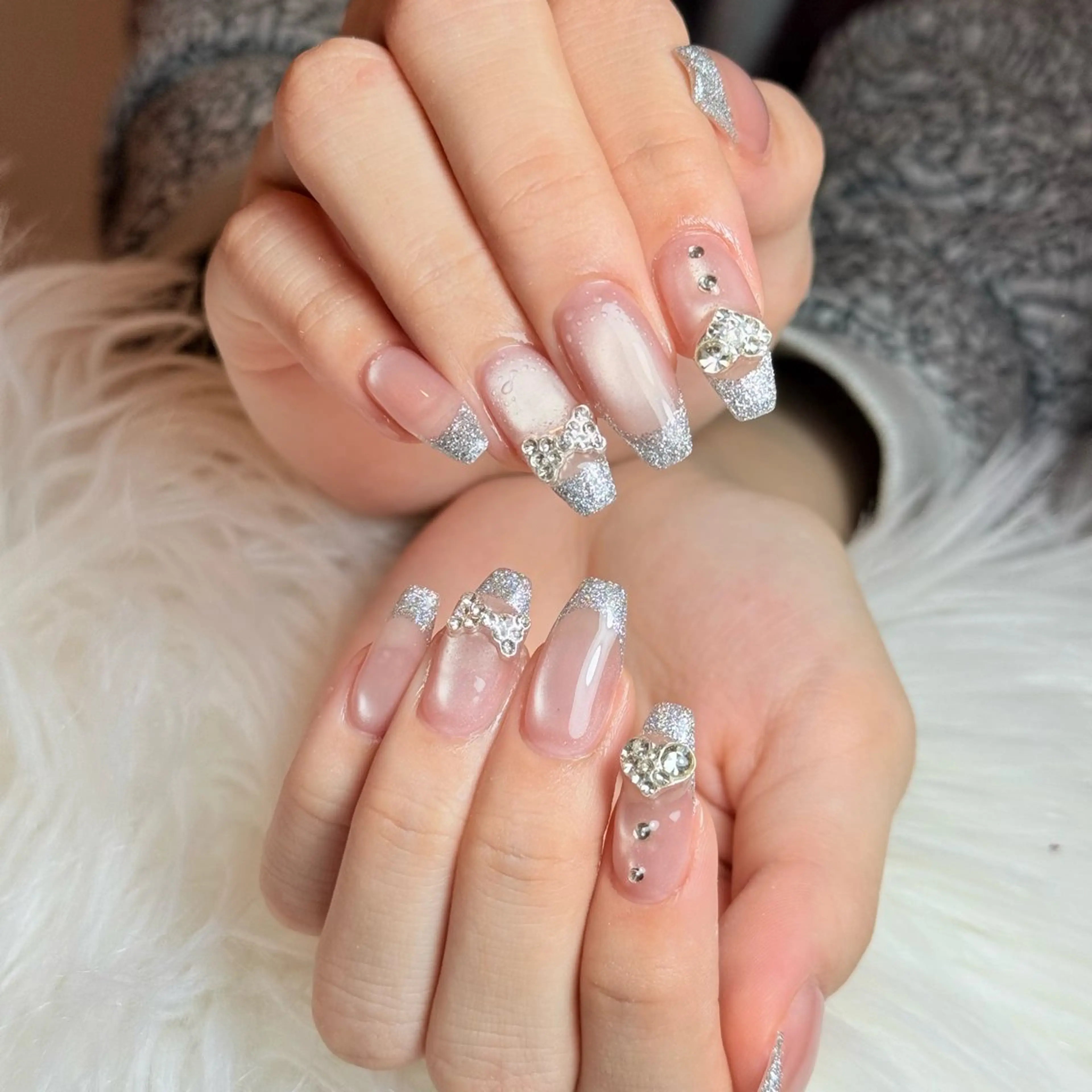 ネイル チークネイル フレンチネイル グラデーション キラキラネイル 韓国ネイル ハンドネイル Risa_ Nailのネイルデザイン