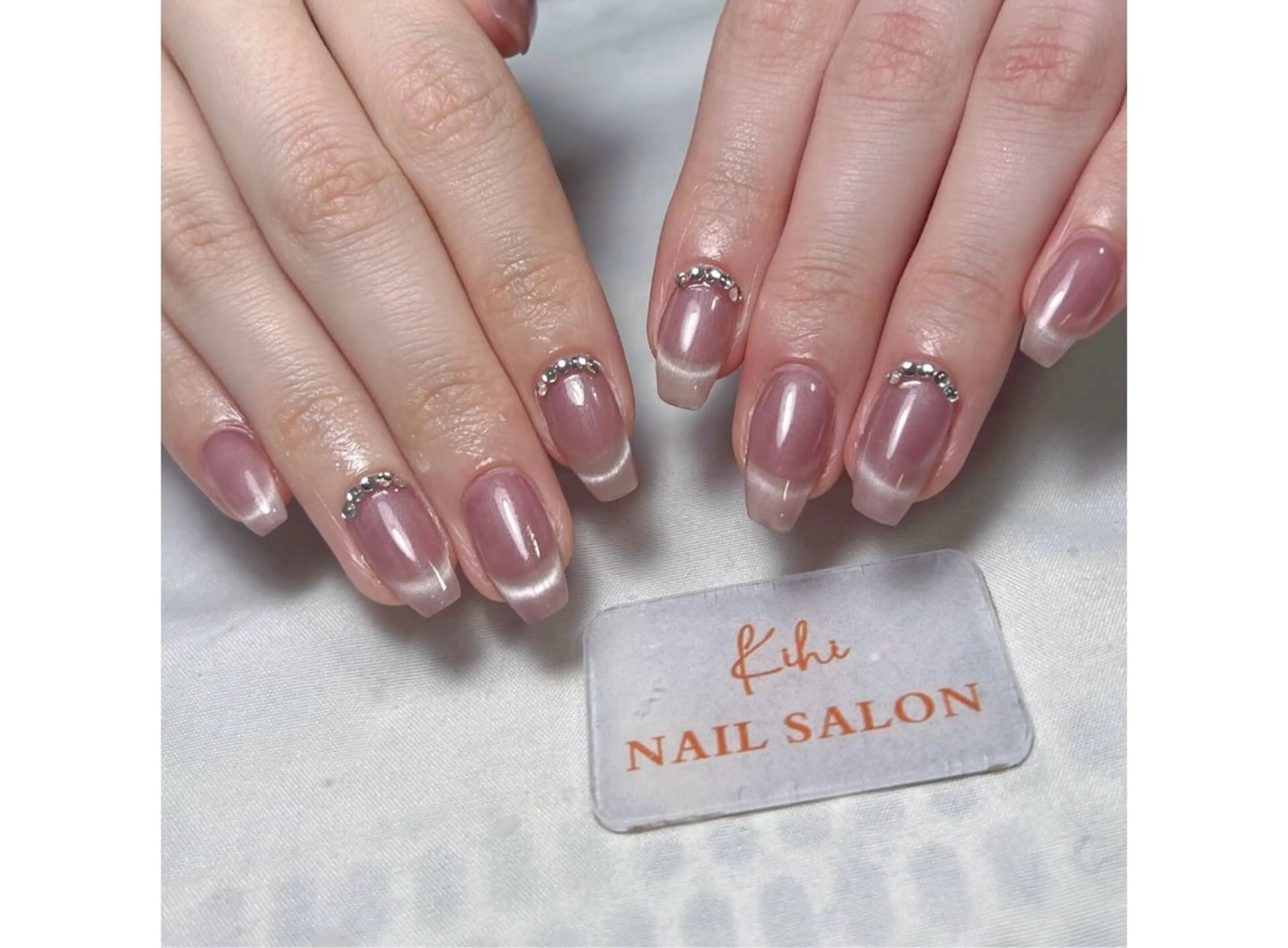 ネイル フレンチネイル ジェルネイル グラデーション キラキラネイル 韓国ネイル 清水 ユナのネイルデザイン