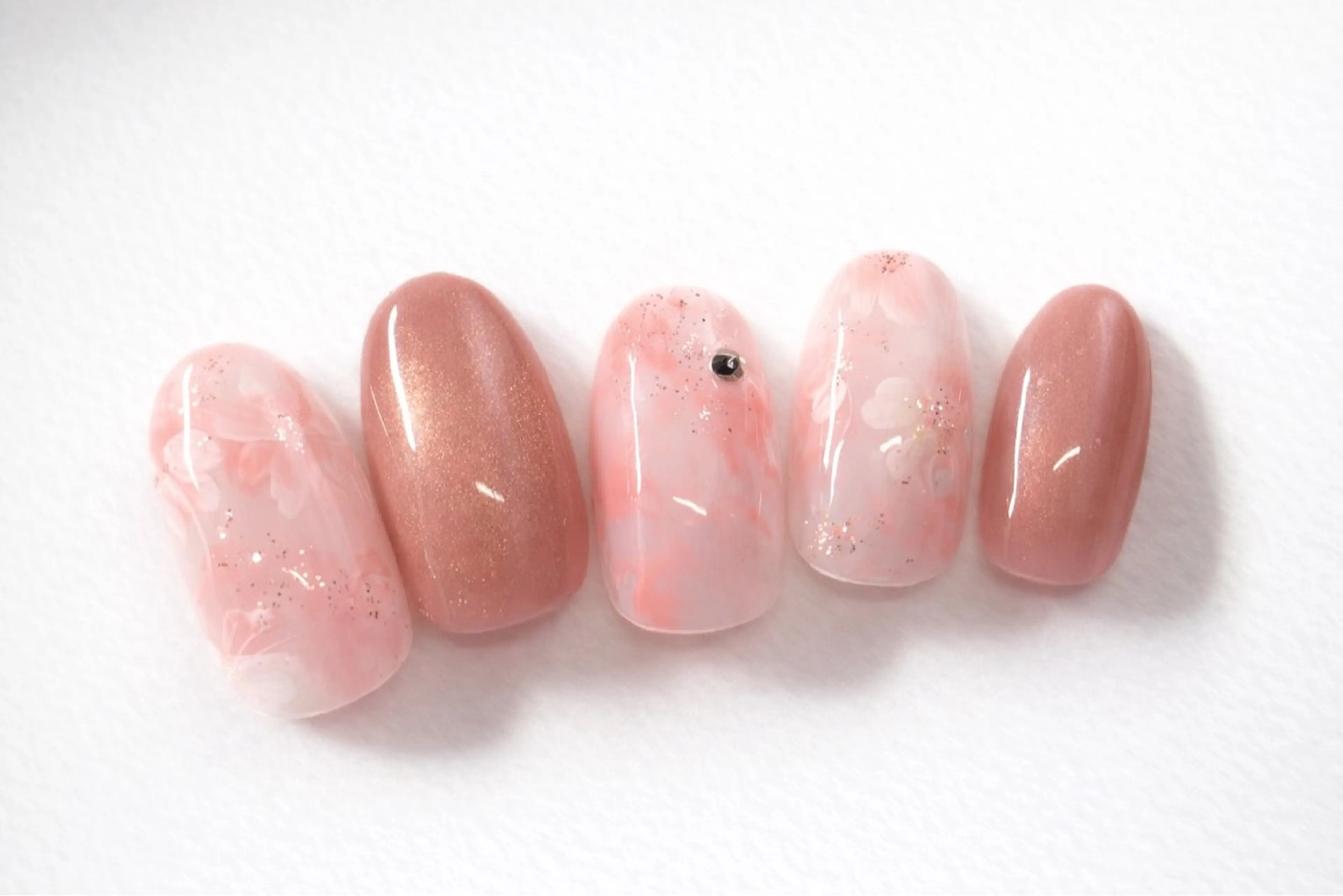 ショート ハンドネイル フットネイル Silent /話さないネイルサロン所属・河島 翼のネイルデザイン