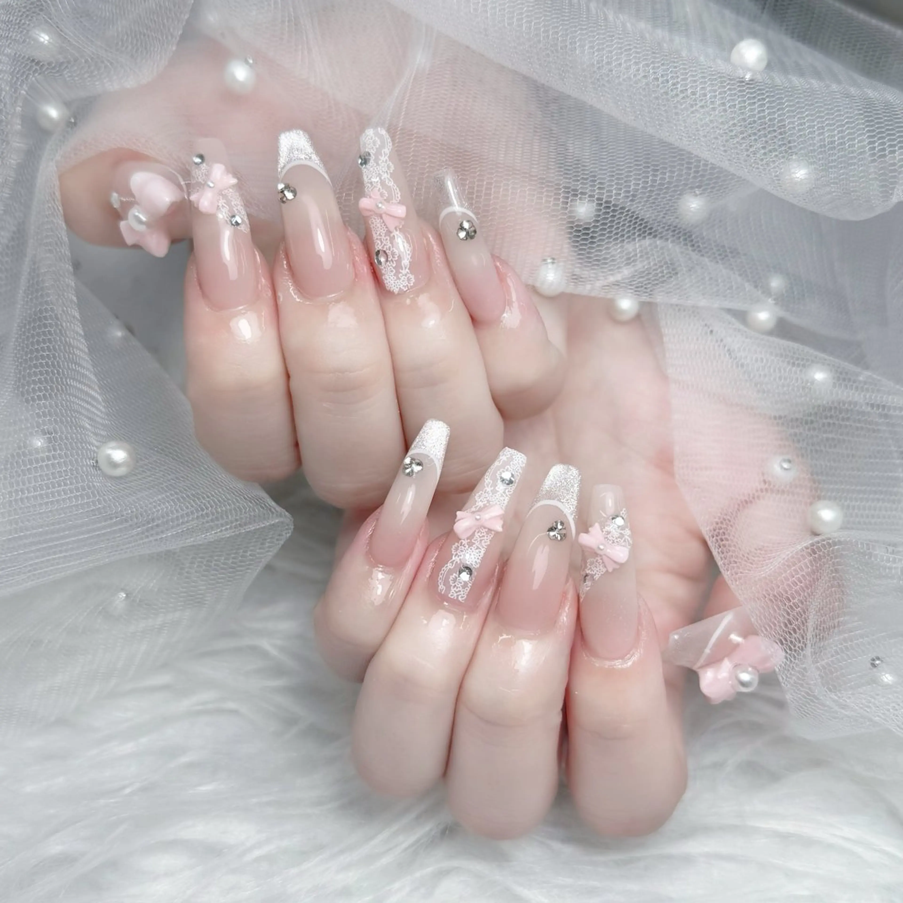 ネイル アートネイル フレンチネイル ジェルネイル ハート キラキラネイル ハンドネイル ハンドケア 🌸Hana 🌸のネイルデザイン