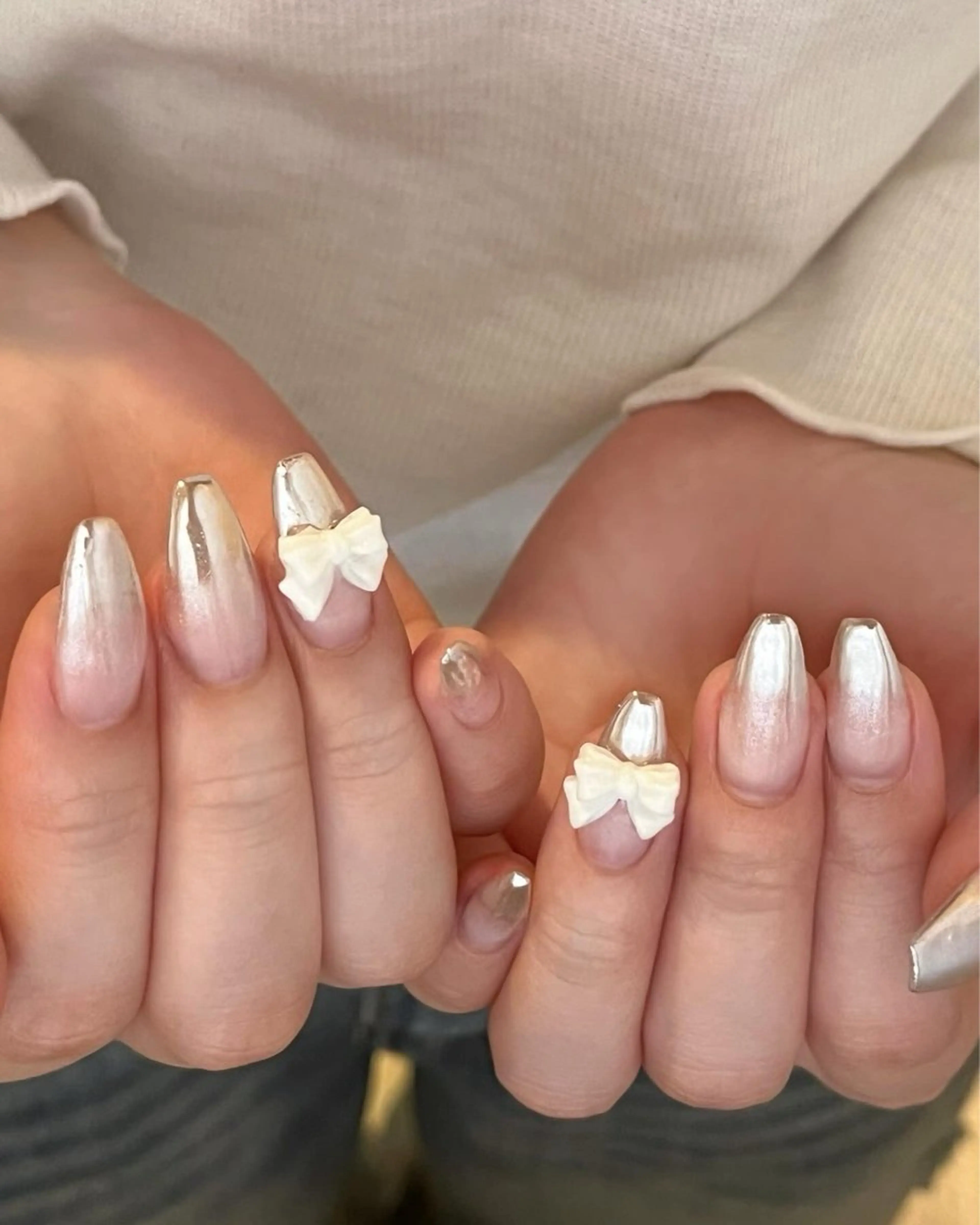 ネイル ミラーネイル 五十嵐 莉奈のネイルデザイン