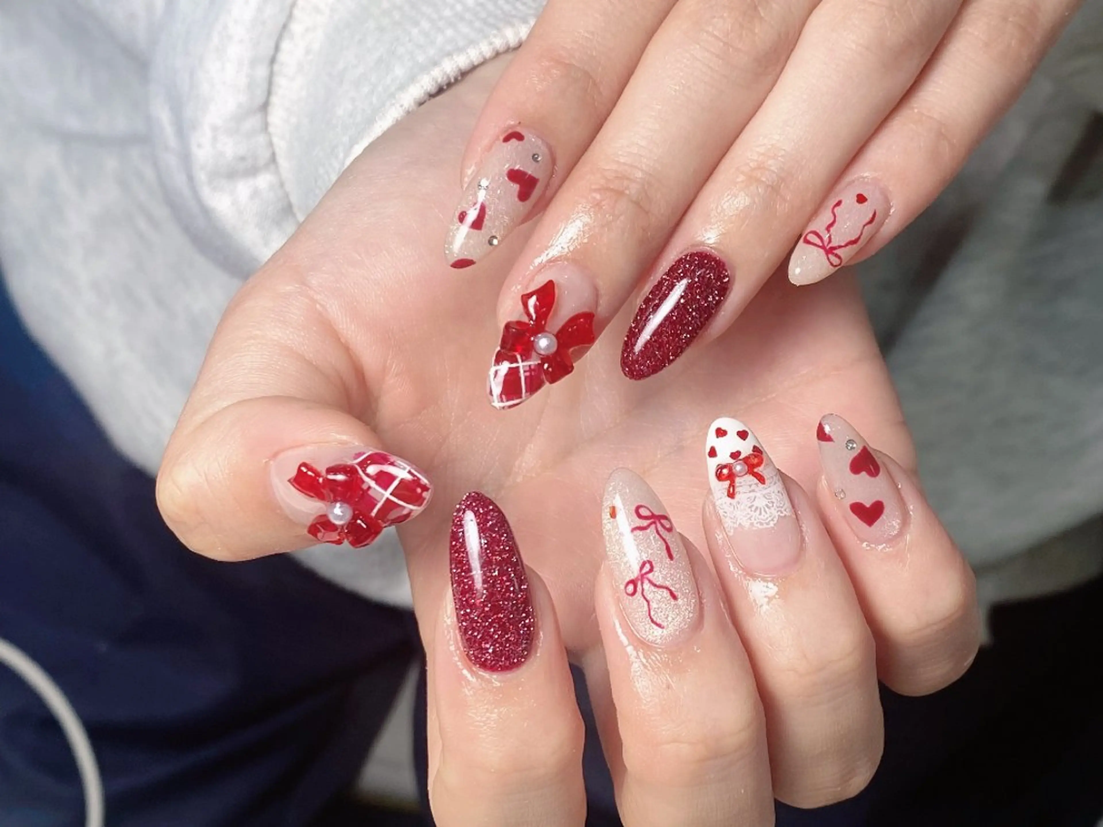 ネイル チークネイル フレンチネイル ジェルネイル ガーリー キラキラネイル ハンドネイル UM Nail Salonのネイルデザイン