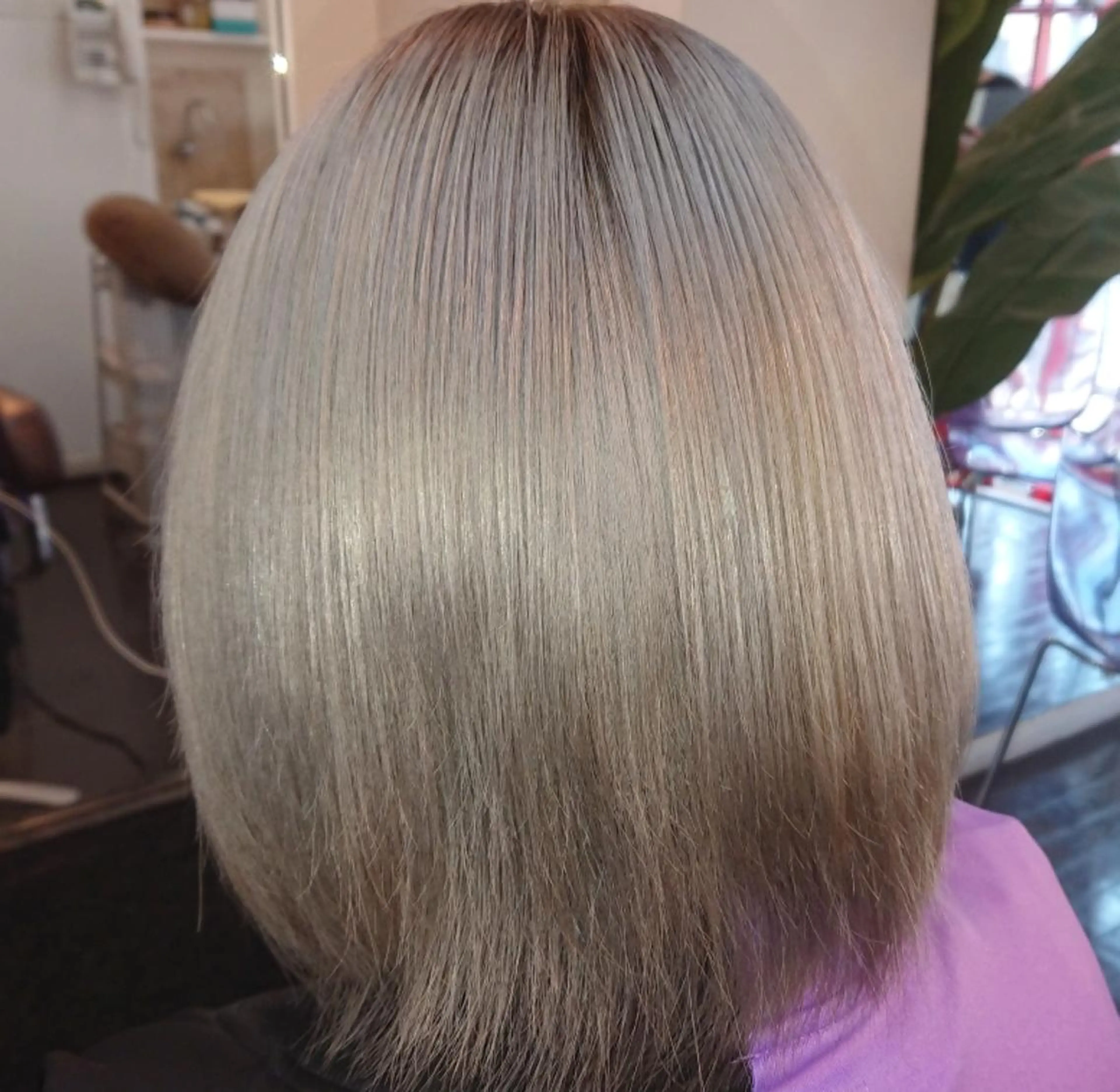 カラー ミディアム アッシュ ブリーチ シルバー シルバーアッシュ 遠藤 史秋のヘアスタイル