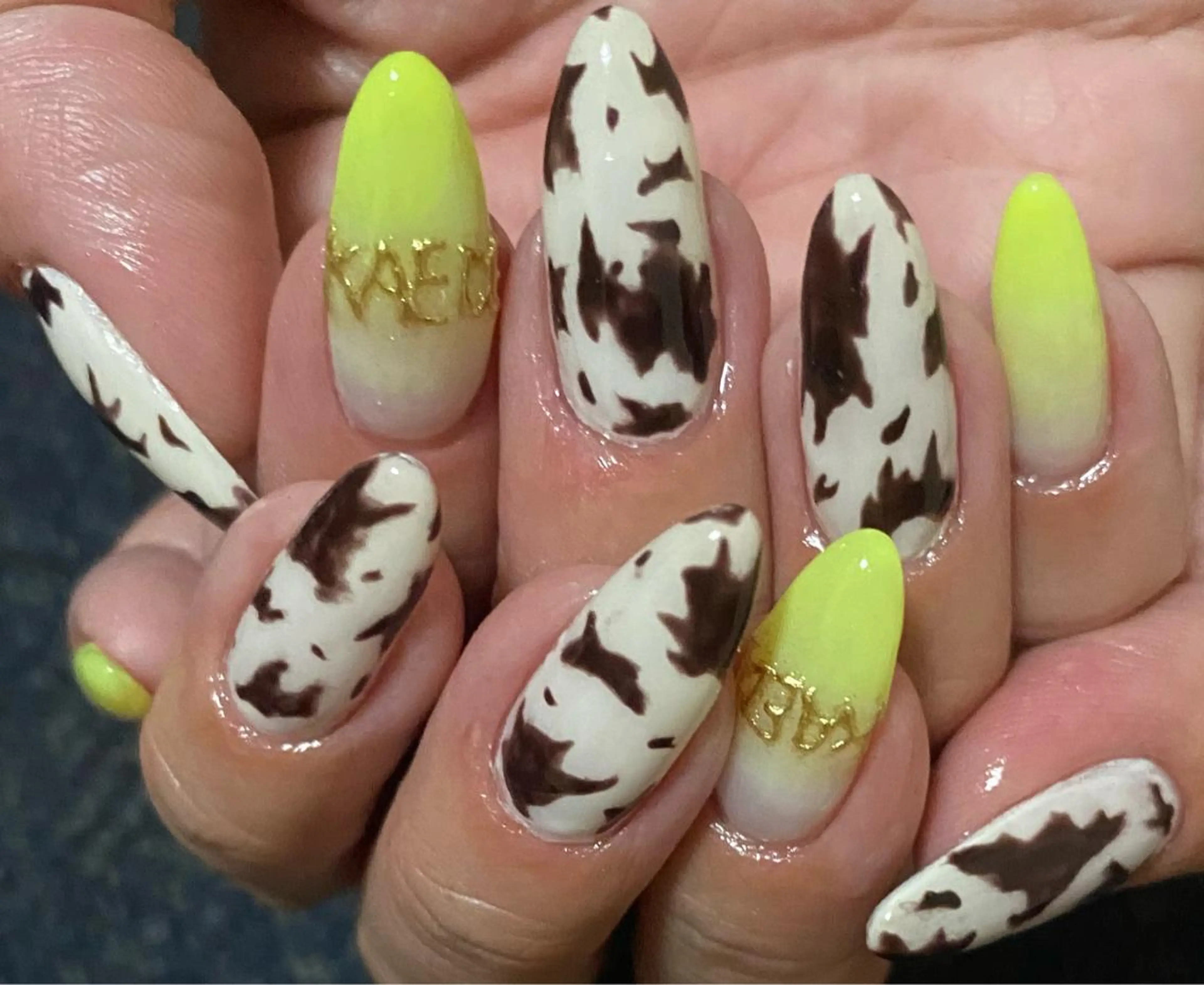 ネイル グラデーション ホワイト 黄色 NAIL K-PIT ネイル ケーピットのネイルデザイン