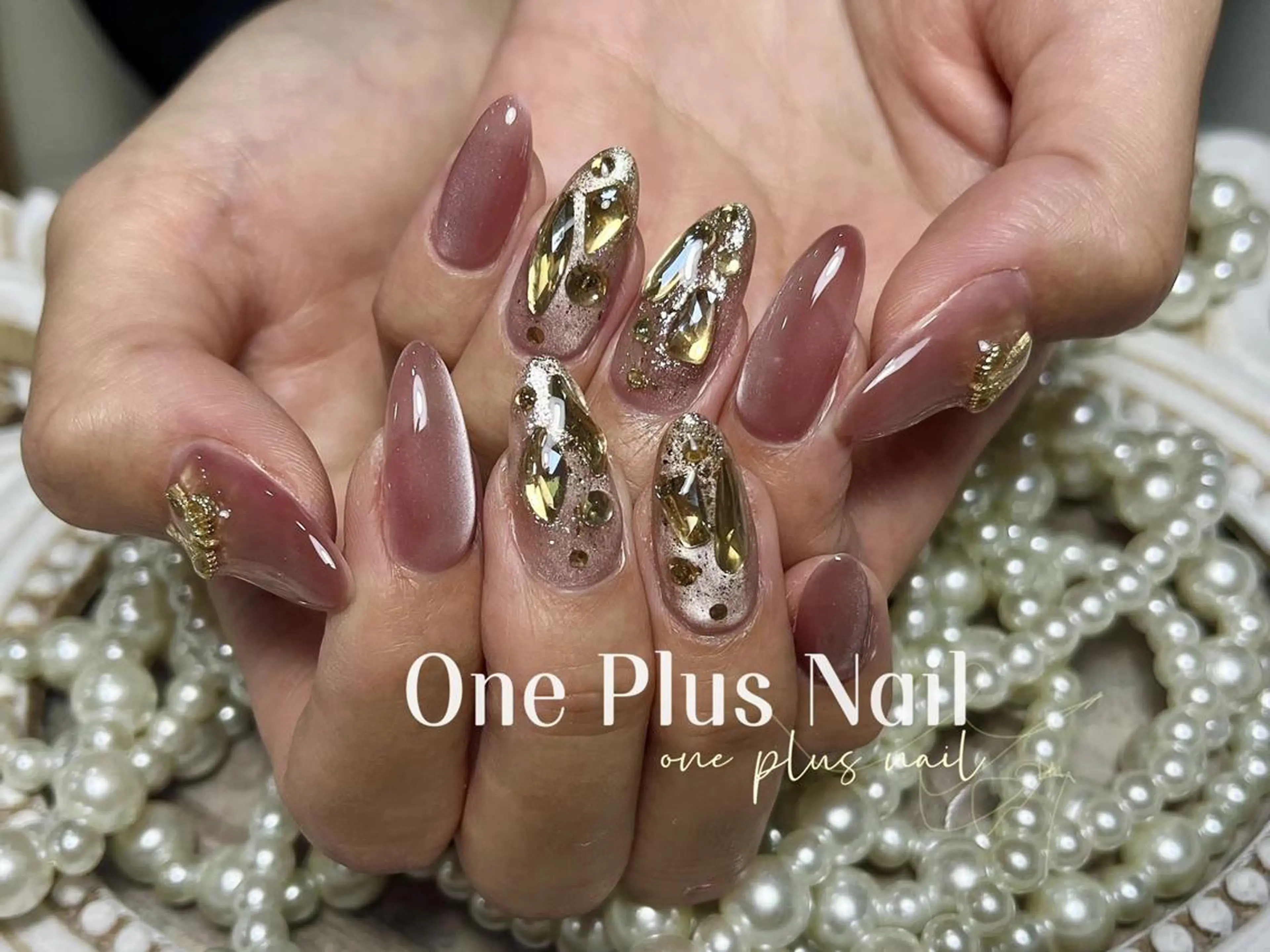 ネイル アートネイル オーロラネイル ガーリー キラキラネイル 韓国ネイル One Plus Nail Salonのネイルデザイン