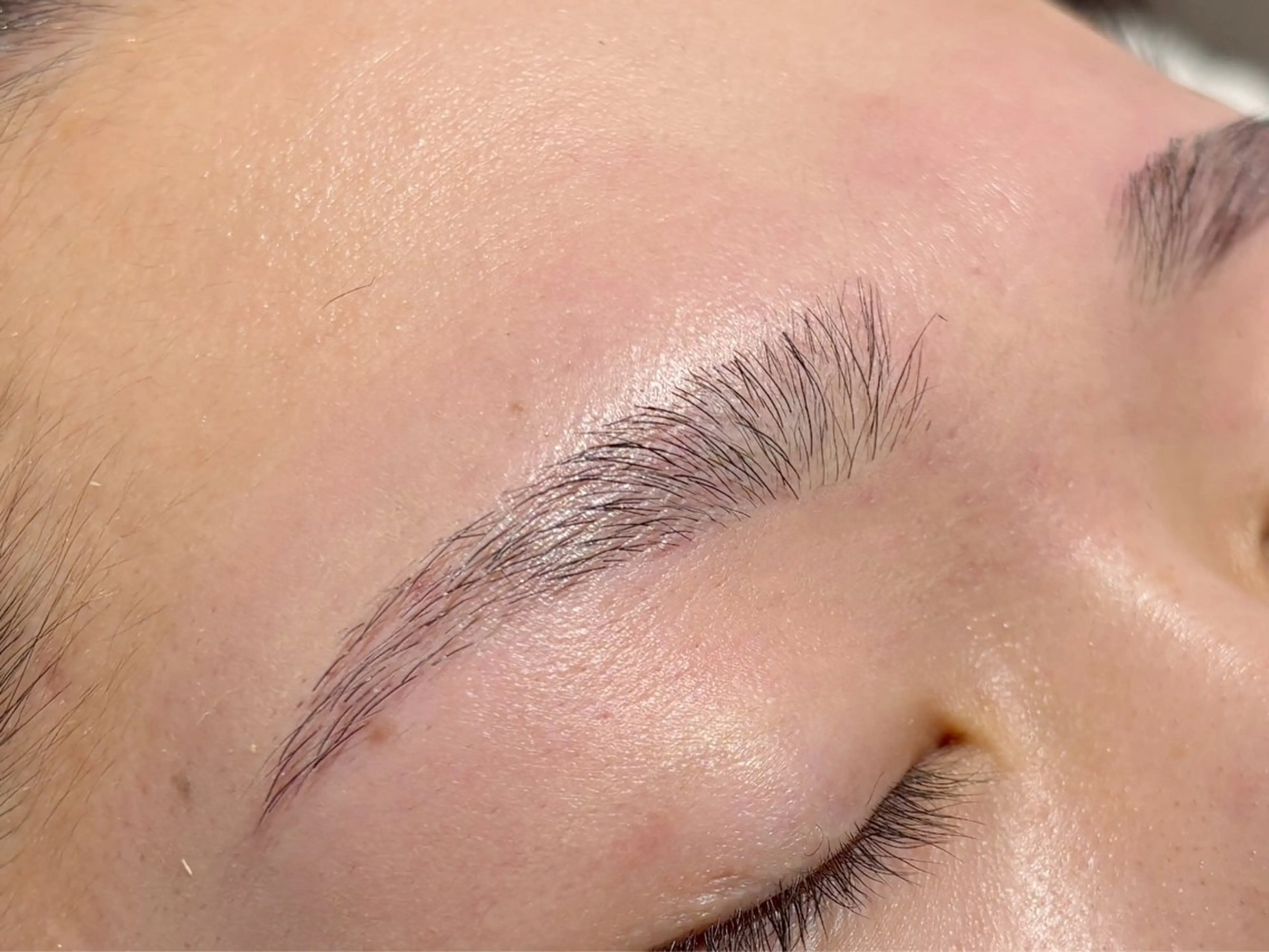 アイブロウ メンズアイブロウ 眉毛ワックス脱毛 ワックス脱毛 眉カット 久保 純那の眉毛・アイブロウイメージ